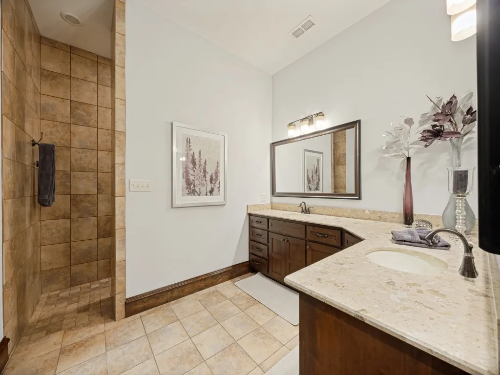 Single Family Residence For Sale in Grayson County , 111 Dove Canyon Drive, Gordonville, Texas 76245, 4 Bedroom, 5 Bathroom, 3 Garage spaces, 3,972 Sqft, built in 2013, Preowned, mls#21251120, Real Estate Agent in Gordonville, Homes For Sale in Grayson county, Homes For Sale in Gordonville, Realtor in Gordonville Texas, Real Estate Brokerage Independent Realty Texas, Luminita Cordes Realtor
