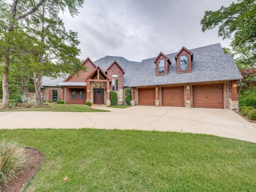 Single Family Residence For Sale in Grayson County , 111 Dove Canyon Drive, Gordonville, Texas 76245, 4 Bedroom, 5 Bathroom, 3 Garage spaces, 3,972 Sqft, built in 2013, Preowned, mls#21251120, Real Estate Agent in Gordonville, Homes For Sale in Grayson county, Homes For Sale in Gordonville, Realtor in Gordonville Texas, Real Estate Brokerage Independent Realty Texas, Luminita Cordes Realtor