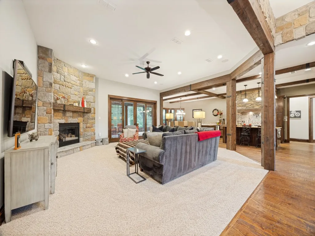 Single Family Residence For Sale in Grayson County , 111 Dove Canyon Drive, Gordonville, Texas 76245, 4 Bedroom, 5 Bathroom, 3 Garage spaces, 3,972 Sqft, built in 2013, Preowned, mls#21251120, Real Estate Agent in Gordonville, Homes For Sale in Grayson county, Homes For Sale in Gordonville, Realtor in Gordonville Texas, Real Estate Brokerage Independent Realty Texas, Luminita Cordes Realtor