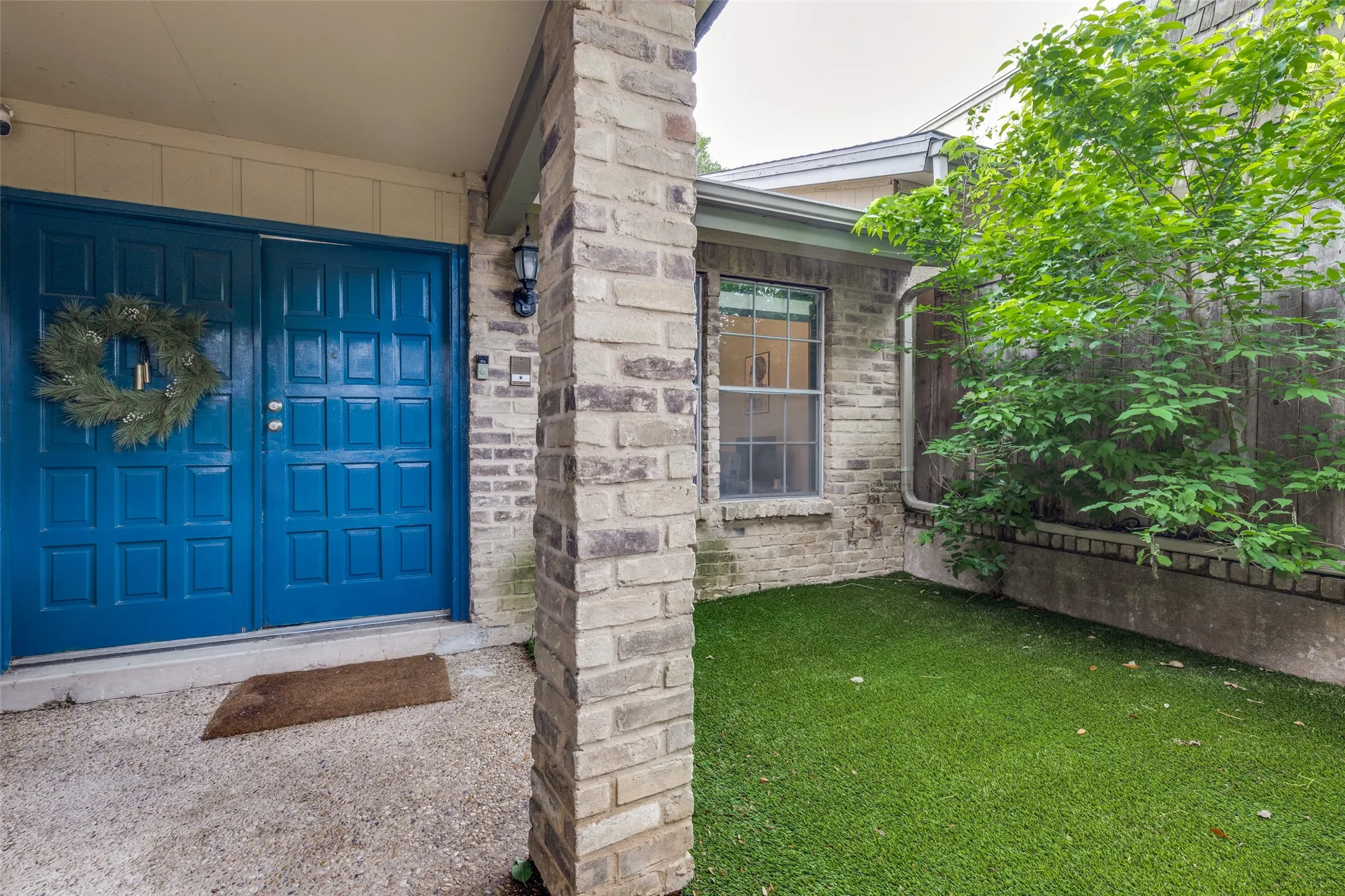 Condominium For Sale in Dallas County , 8560 Park Lane 91, Dallas, Texas 75231, 2 Bedroom, 3 Bathroom, 2 Garage spaces, 1,299 Sqft, built in 1974, Preowned, mls#21253632, Real Estate Agent in Dallas, Homes For Sale in Dallas county, Homes For Sale in Dallas, Realtor in Dallas Texas, Real Estate Brokerage Independent Realty Texas, Luminita Cordes Realtor