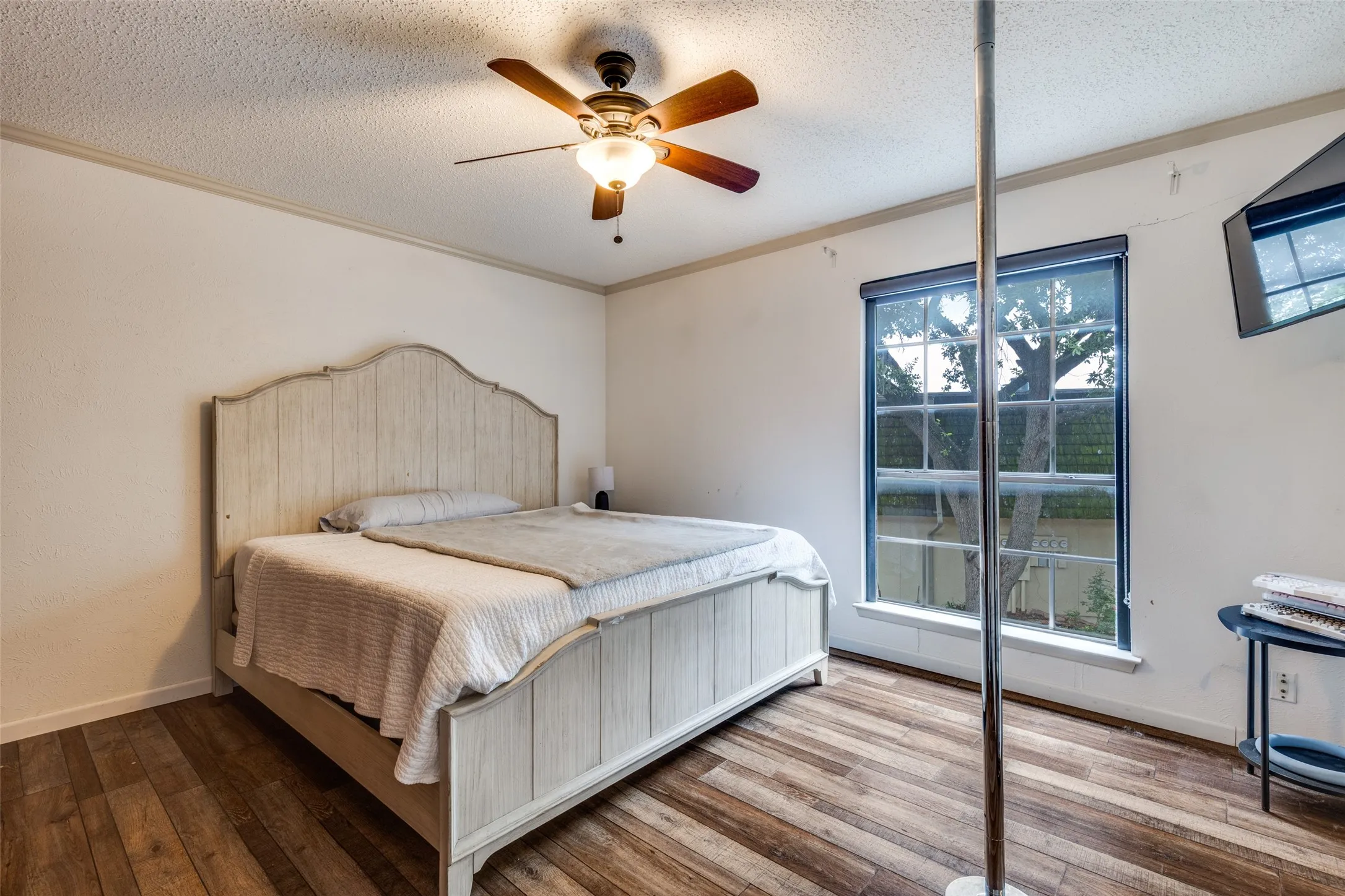 Guest bedroom