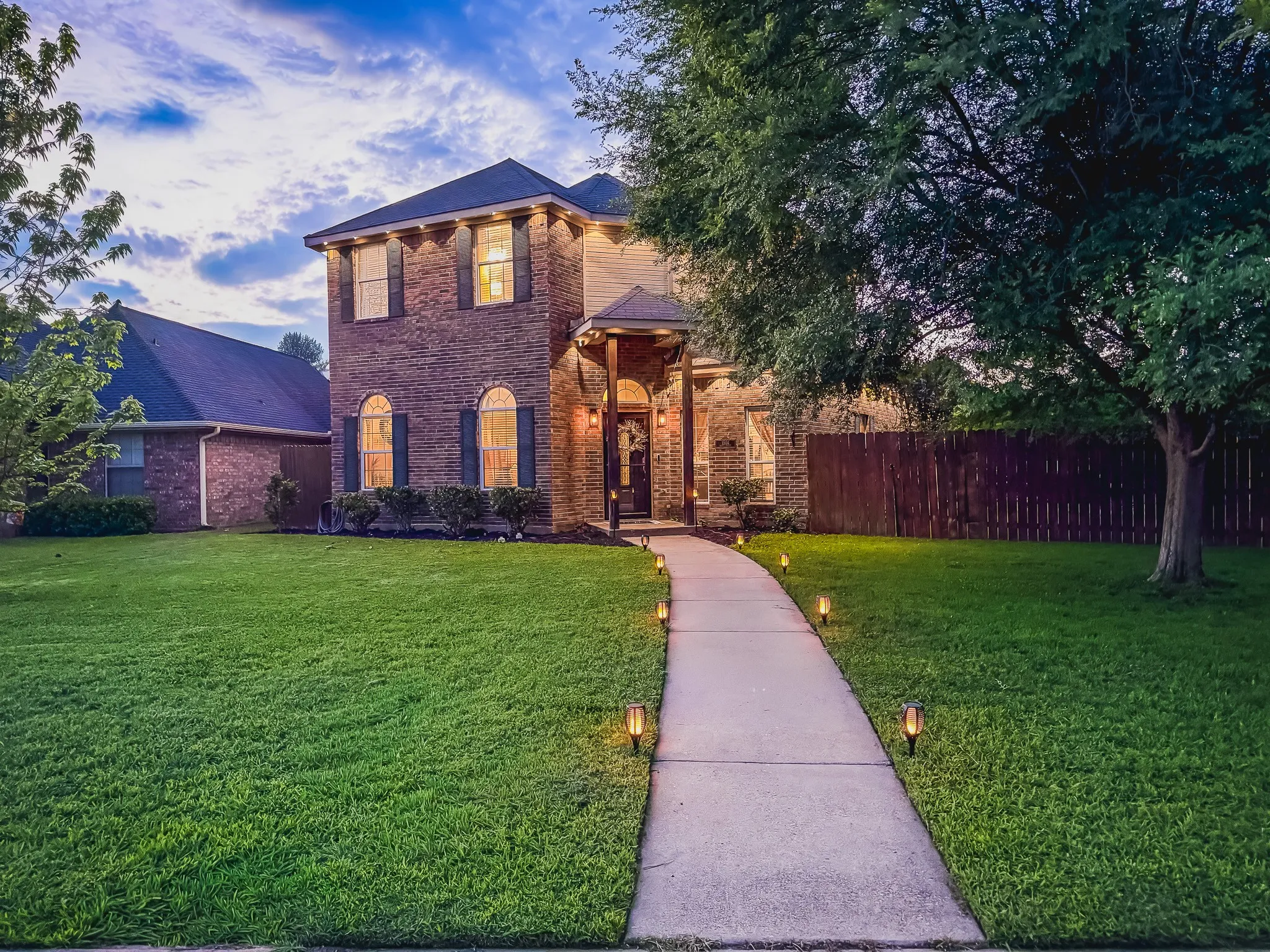 Single Family Residence For Sale in Navarro County , 1504 Wade Street, Corsicana, Texas 75110, 3 Bedroom, 2 Bathroom, 2 Garage spaces, 1,996 Sqft, built in 2006, Preowned, mls#21256238, Real Estate Agent in Corsicana, Homes For Sale in Navarro county, Homes For Sale in Corsicana, Realtor in Corsicana Texas, Real Estate Brokerage Independent Realty Texas, Luminita Cordes Realtor