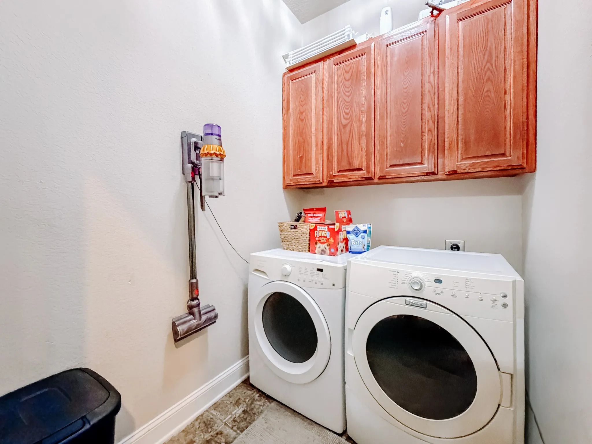 Single Family Residence For Sale in Navarro County , 1504 Wade Street, Corsicana, Texas 75110, 3 Bedroom, 2 Bathroom, 2 Garage spaces, 1,996 Sqft, built in 2006, Preowned, mls#21256238, Real Estate Agent in Corsicana, Homes For Sale in Navarro county, Homes For Sale in Corsicana, Realtor in Corsicana Texas, Real Estate Brokerage Independent Realty Texas, Luminita Cordes Realtor