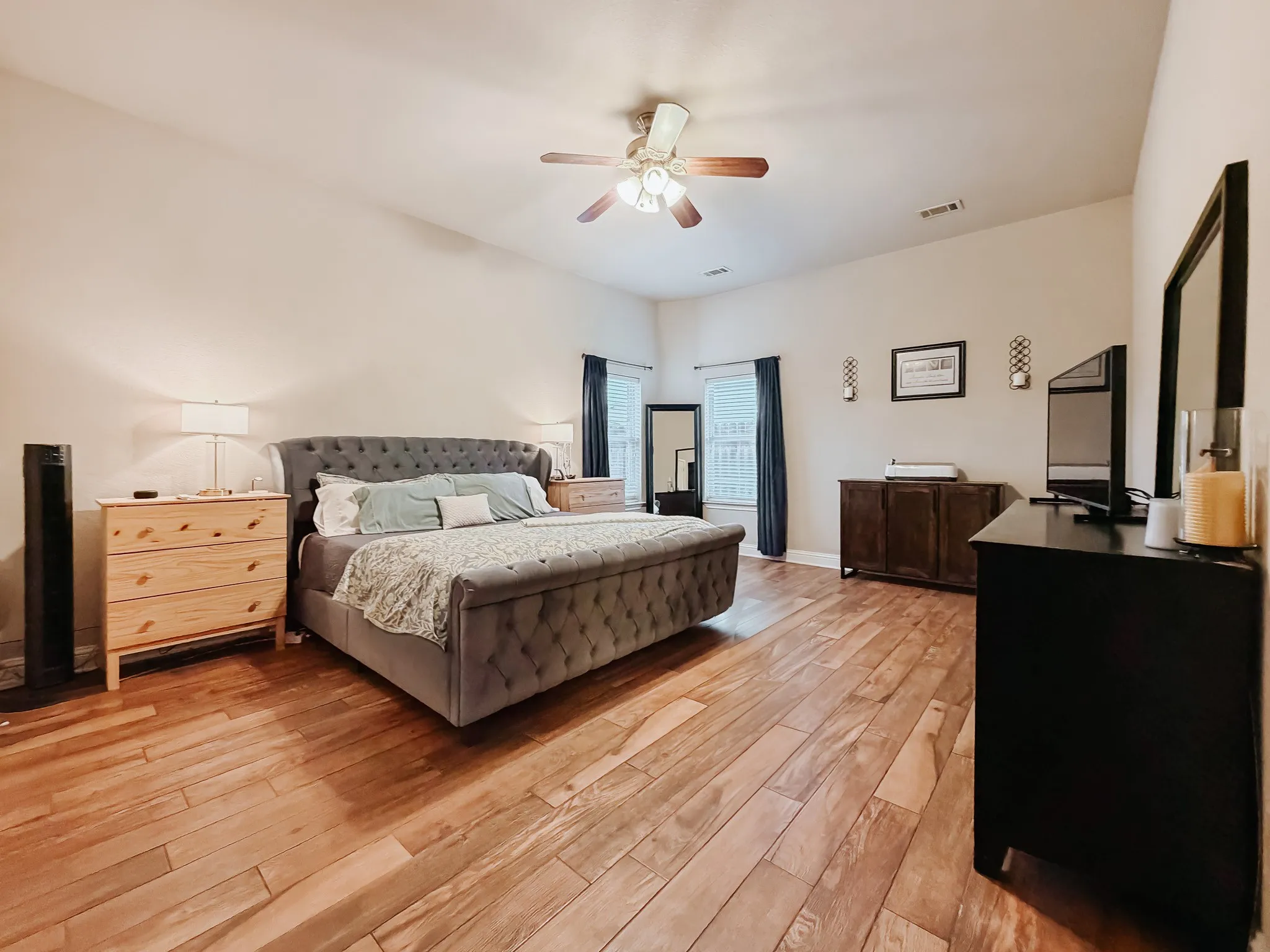 Single Family Residence For Sale in Navarro County , 1504 Wade Street, Corsicana, Texas 75110, 3 Bedroom, 2 Bathroom, 2 Garage spaces, 1,996 Sqft, built in 2006, Preowned, mls#21256238, Real Estate Agent in Corsicana, Homes For Sale in Navarro county, Homes For Sale in Corsicana, Realtor in Corsicana Texas, Real Estate Brokerage Independent Realty Texas, Luminita Cordes Realtor
