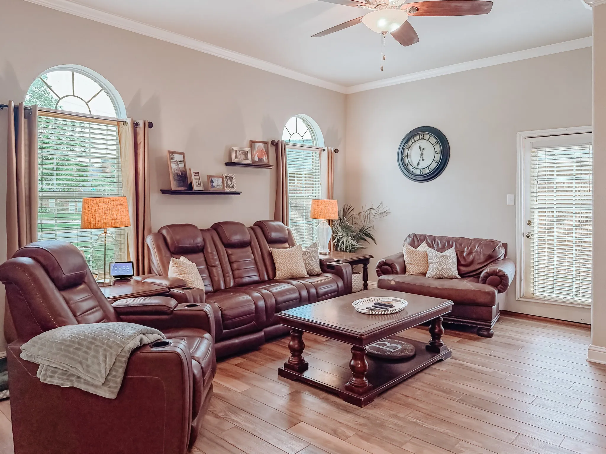 Single Family Residence For Sale in Navarro County , 1504 Wade Street, Corsicana, Texas 75110, 3 Bedroom, 2 Bathroom, 2 Garage spaces, 1,996 Sqft, built in 2006, Preowned, mls#21256238, Real Estate Agent in Corsicana, Homes For Sale in Navarro county, Homes For Sale in Corsicana, Realtor in Corsicana Texas, Real Estate Brokerage Independent Realty Texas, Luminita Cordes Realtor