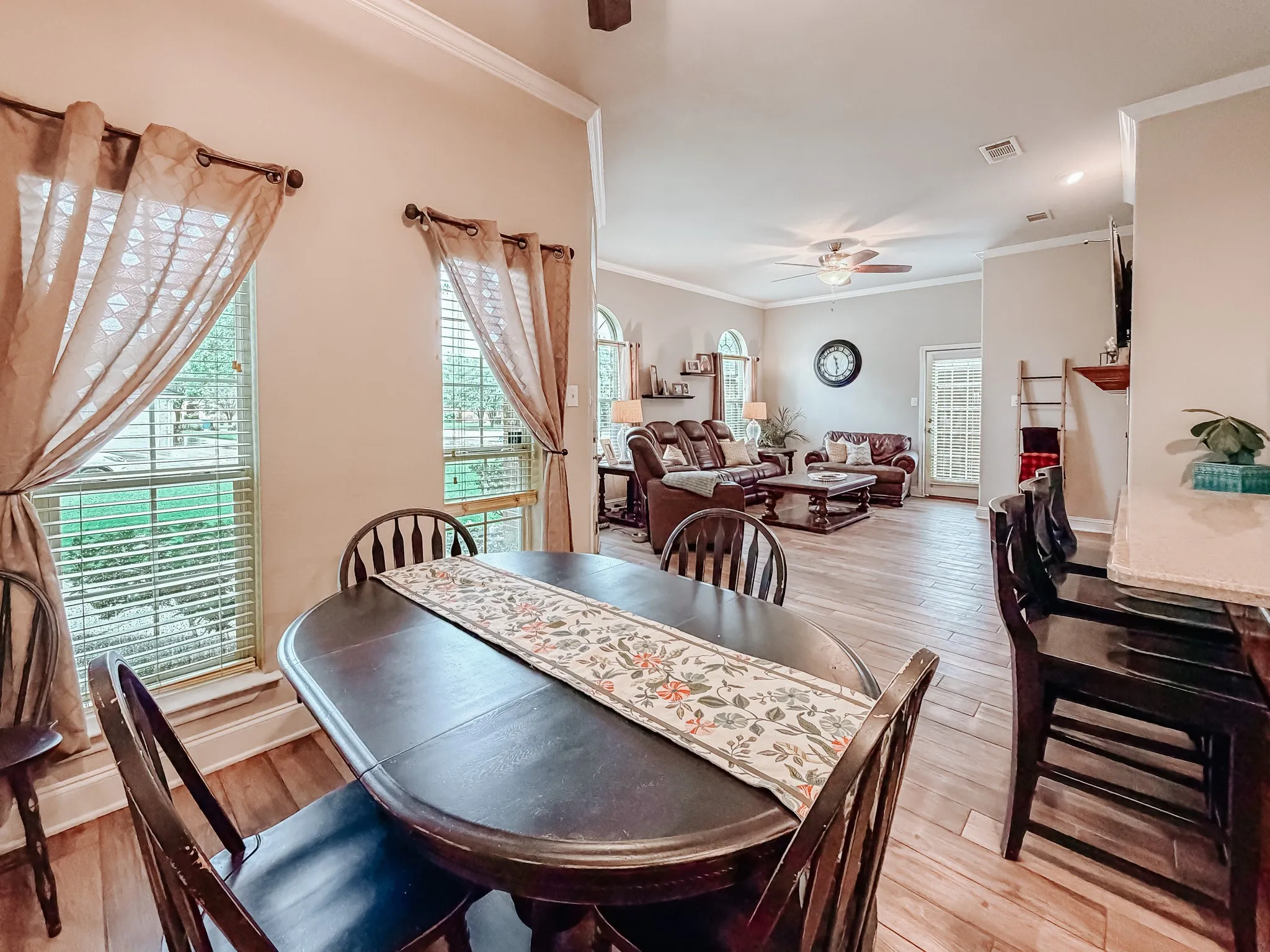 Single Family Residence For Sale in Navarro County , 1504 Wade Street, Corsicana, Texas 75110, 3 Bedroom, 2 Bathroom, 2 Garage spaces, 1,996 Sqft, built in 2006, Preowned, mls#21256238, Real Estate Agent in Corsicana, Homes For Sale in Navarro county, Homes For Sale in Corsicana, Realtor in Corsicana Texas, Real Estate Brokerage Independent Realty Texas, Luminita Cordes Realtor