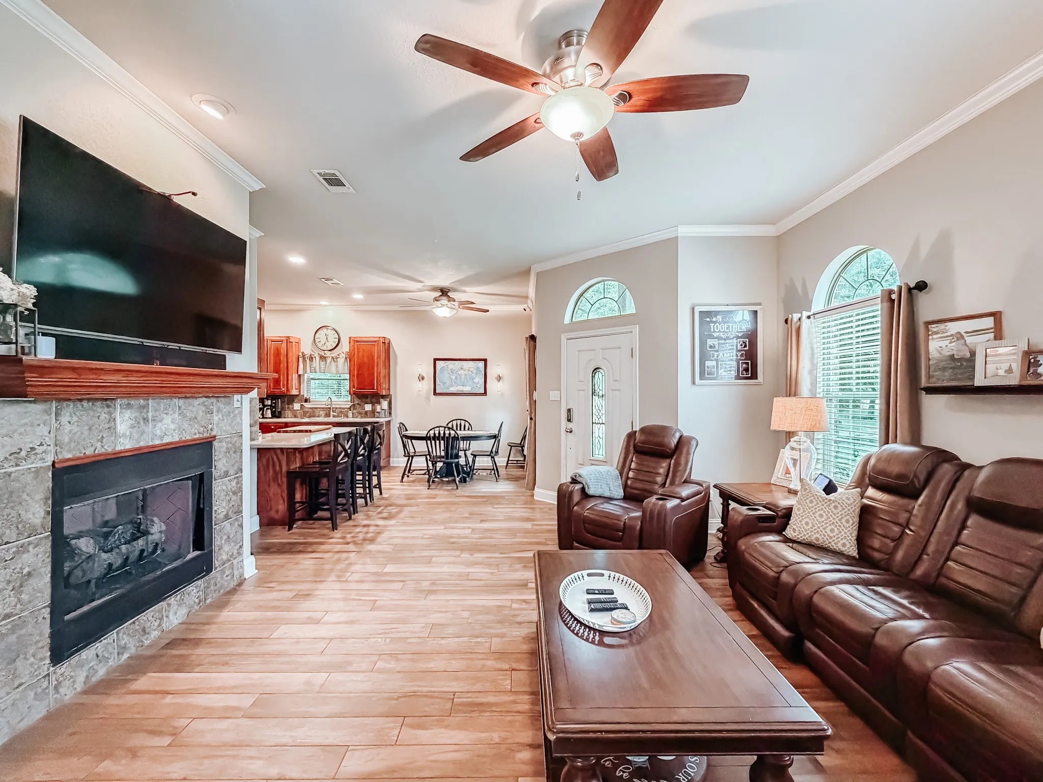 Single Family Residence For Sale in Navarro County , 1504 Wade Street, Corsicana, Texas 75110, 3 Bedroom, 2 Bathroom, 2 Garage spaces, 1,996 Sqft, built in 2006, Preowned, mls#21256238, Real Estate Agent in Corsicana, Homes For Sale in Navarro county, Homes For Sale in Corsicana, Realtor in Corsicana Texas, Real Estate Brokerage Independent Realty Texas, Luminita Cordes Realtor