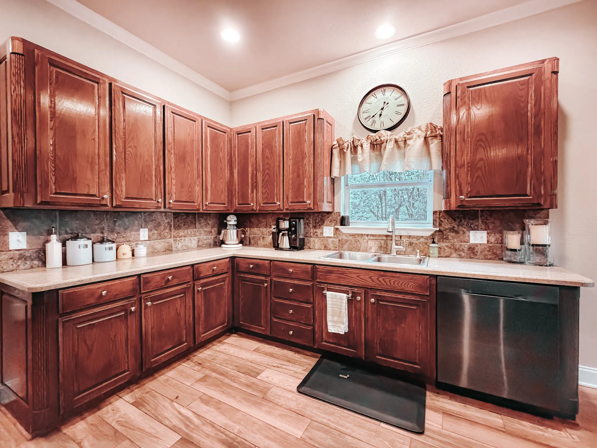 Single Family Residence For Sale in Navarro County , 1504 Wade Street, Corsicana, Texas 75110, 3 Bedroom, 2 Bathroom, 2 Garage spaces, 1,996 Sqft, built in 2006, Preowned, mls#21256238, Real Estate Agent in Corsicana, Homes For Sale in Navarro county, Homes For Sale in Corsicana, Realtor in Corsicana Texas, Real Estate Brokerage Independent Realty Texas, Luminita Cordes Realtor