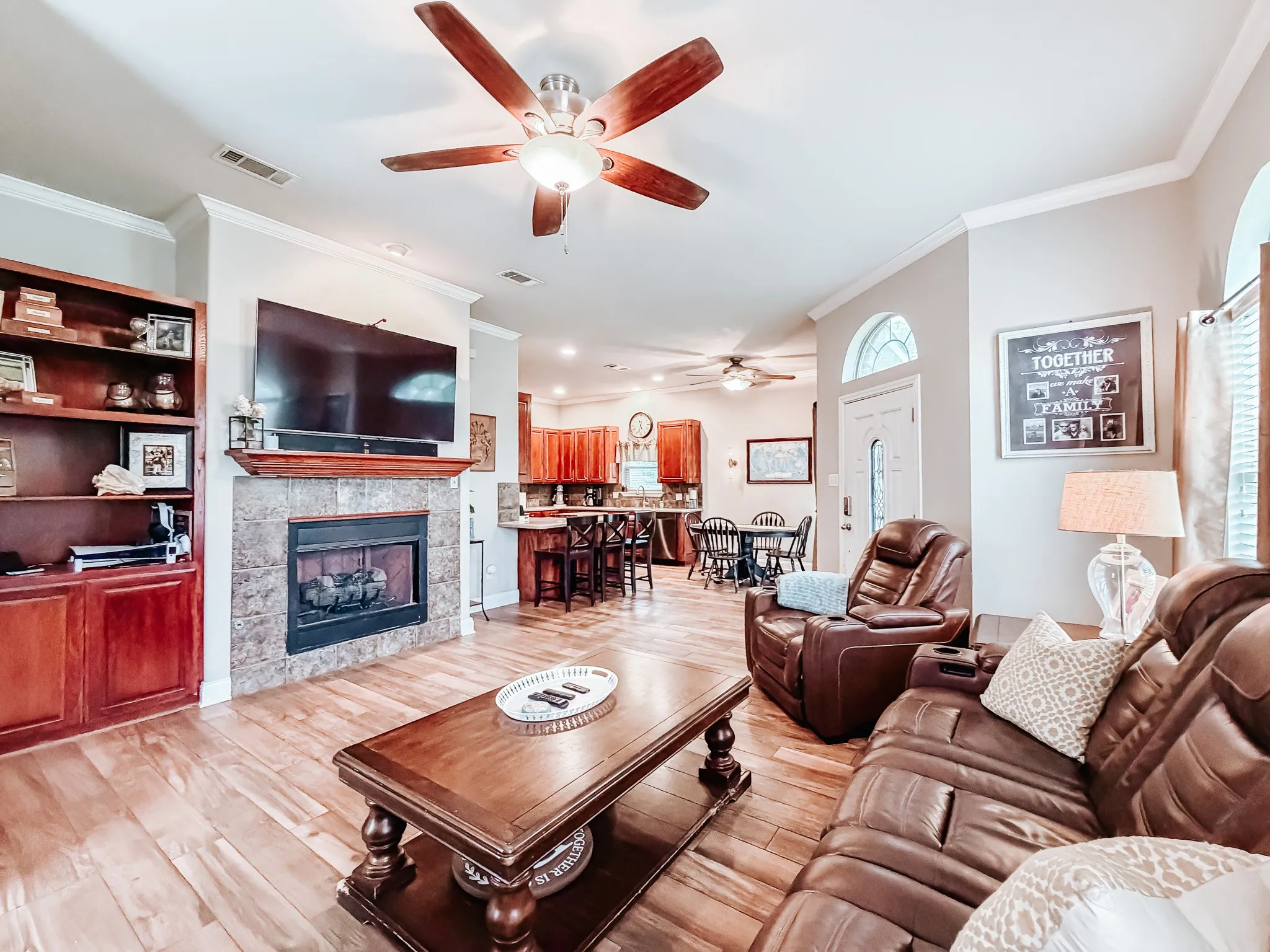 Single Family Residence For Sale in Navarro County , 1504 Wade Street, Corsicana, Texas 75110, 3 Bedroom, 2 Bathroom, 2 Garage spaces, 1,996 Sqft, built in 2006, Preowned, mls#21256238, Real Estate Agent in Corsicana, Homes For Sale in Navarro county, Homes For Sale in Corsicana, Realtor in Corsicana Texas, Real Estate Brokerage Independent Realty Texas, Luminita Cordes Realtor