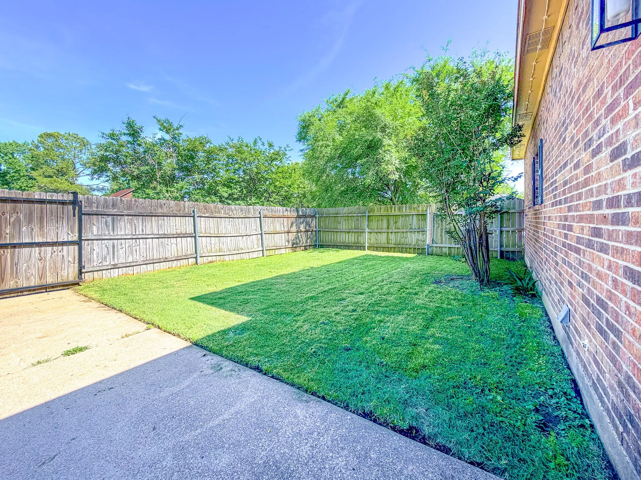 Single Family Residence For Sale in Navarro County , 1504 Wade Street, Corsicana, Texas 75110, 3 Bedroom, 2 Bathroom, 2 Garage spaces, 1,996 Sqft, built in 2006, Preowned, mls#21256238, Real Estate Agent in Corsicana, Homes For Sale in Navarro county, Homes For Sale in Corsicana, Realtor in Corsicana Texas, Real Estate Brokerage Independent Realty Texas, Luminita Cordes Realtor