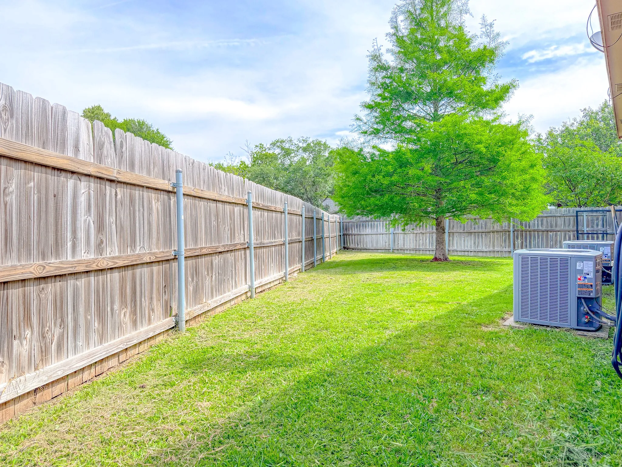 Single Family Residence For Sale in Navarro County , 1504 Wade Street, Corsicana, Texas 75110, 3 Bedroom, 2 Bathroom, 2 Garage spaces, 1,996 Sqft, built in 2006, Preowned, mls#21256238, Real Estate Agent in Corsicana, Homes For Sale in Navarro county, Homes For Sale in Corsicana, Realtor in Corsicana Texas, Real Estate Brokerage Independent Realty Texas, Luminita Cordes Realtor