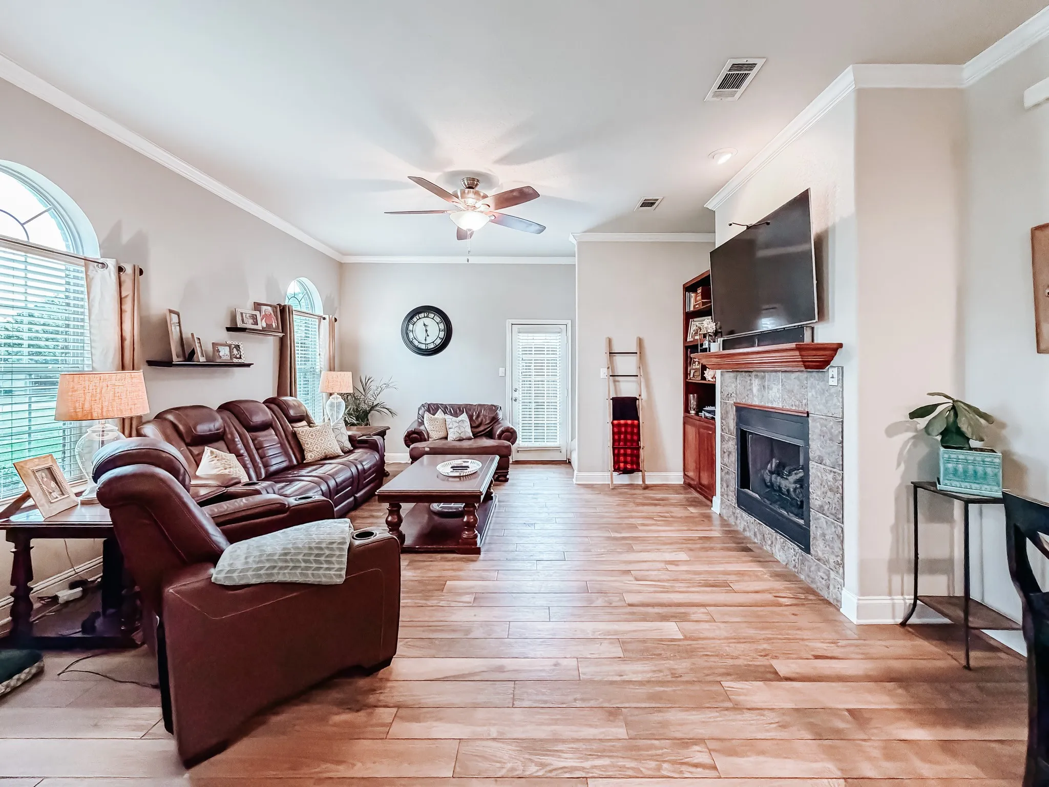 Single Family Residence For Sale in Navarro County , 1504 Wade Street, Corsicana, Texas 75110, 3 Bedroom, 2 Bathroom, 2 Garage spaces, 1,996 Sqft, built in 2006, Preowned, mls#21256238, Real Estate Agent in Corsicana, Homes For Sale in Navarro county, Homes For Sale in Corsicana, Realtor in Corsicana Texas, Real Estate Brokerage Independent Realty Texas, Luminita Cordes Realtor