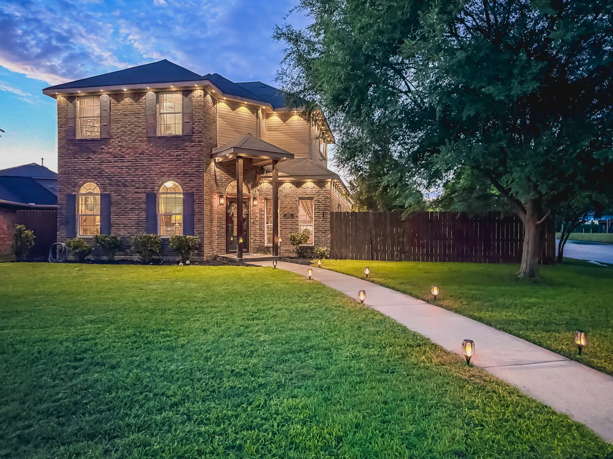 Single Family Residence For Sale in Navarro County , 1504 Wade Street, Corsicana, Texas 75110, 3 Bedroom, 2 Bathroom, 2 Garage spaces, 1,996 Sqft, built in 2006, Preowned, mls#21256238, Real Estate Agent in Corsicana, Homes For Sale in Navarro county, Homes For Sale in Corsicana, Realtor in Corsicana Texas, Real Estate Brokerage Independent Realty Texas, Luminita Cordes Realtor