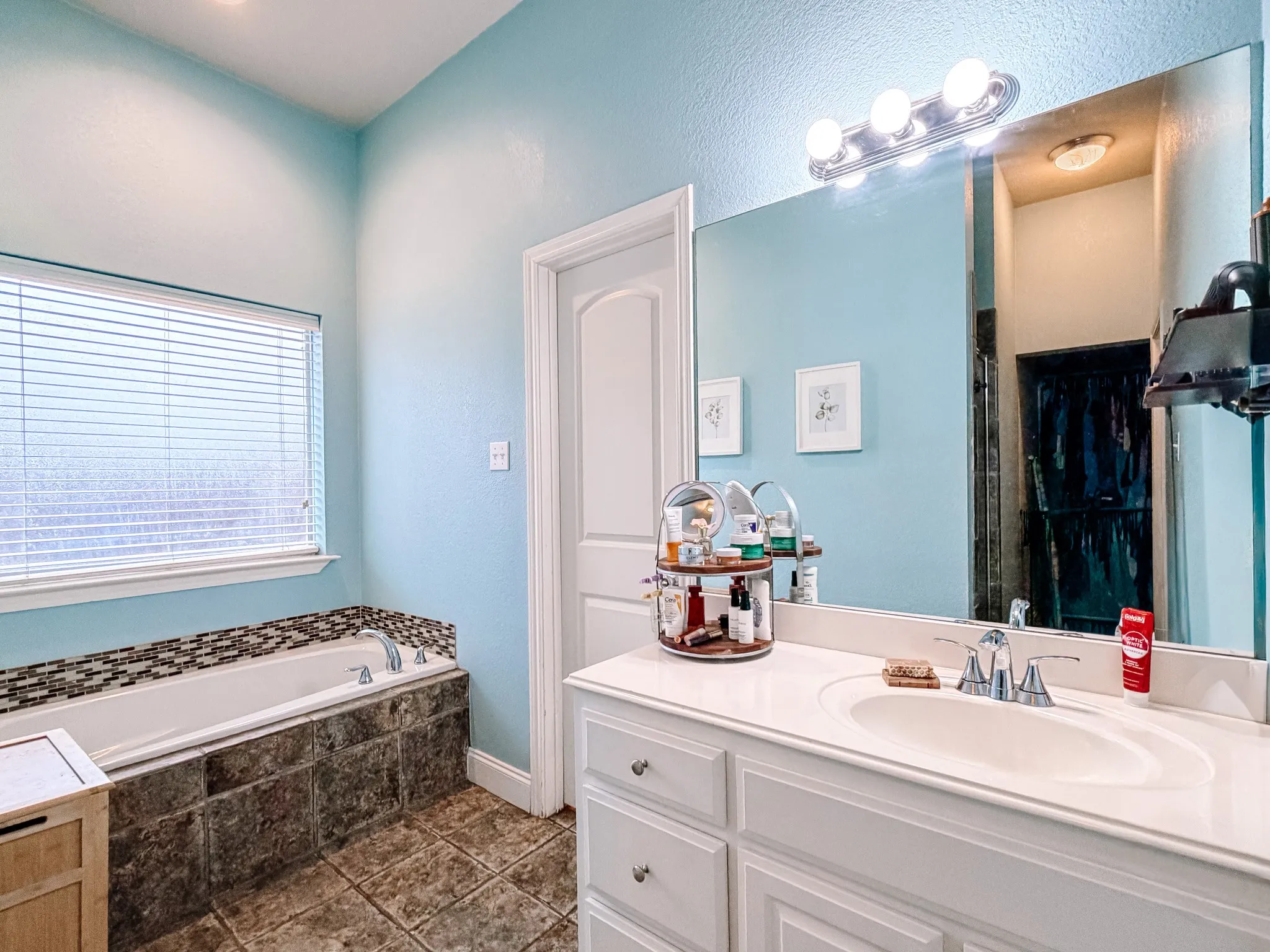 Single Family Residence For Sale in Navarro County , 1504 Wade Street, Corsicana, Texas 75110, 3 Bedroom, 2 Bathroom, 2 Garage spaces, 1,996 Sqft, built in 2006, Preowned, mls#21256238, Real Estate Agent in Corsicana, Homes For Sale in Navarro county, Homes For Sale in Corsicana, Realtor in Corsicana Texas, Real Estate Brokerage Independent Realty Texas, Luminita Cordes Realtor