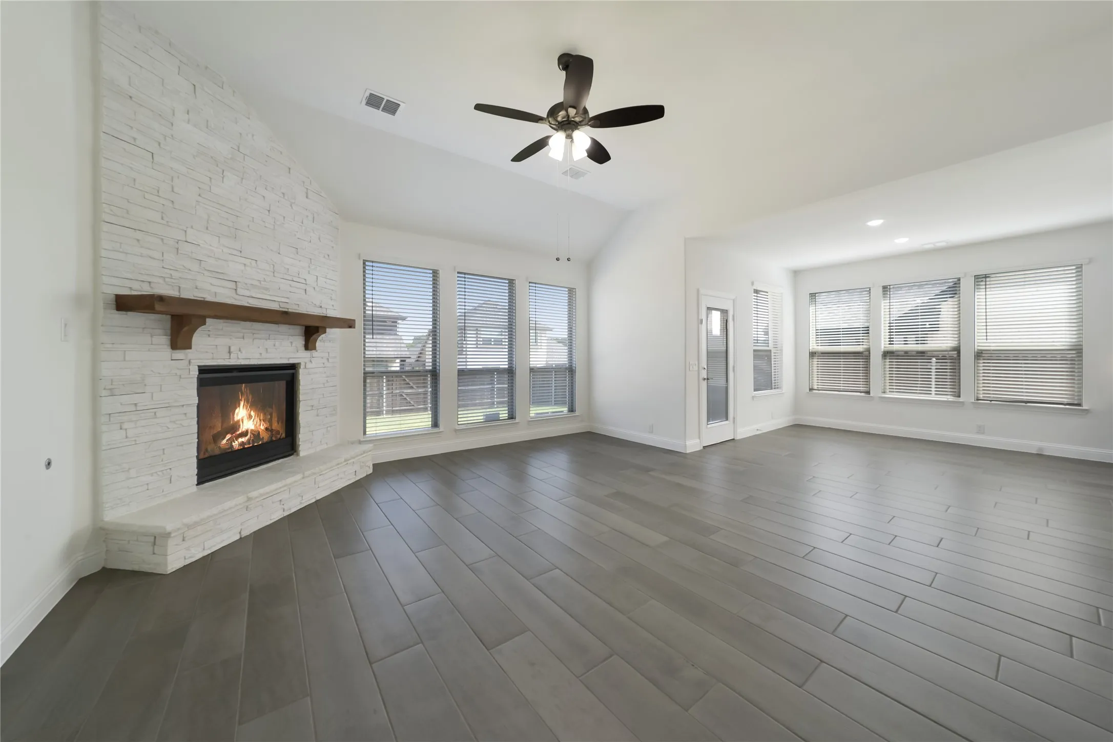 Single Family Residence For Sale in Denton County , 2804 Creekhollow Court, Denton, Texas 76226, 5 Bedroom, 3 Bathroom, 2 Garage spaces, 3,430 Sqft, built in 2022, Preowned, mls#21256750, Real Estate Agent in Denton, Homes For Sale in Denton county, Homes For Sale in Denton, Realtor in Denton Texas, Real Estate Brokerage Independent Realty Texas, Luminita Cordes Realtor