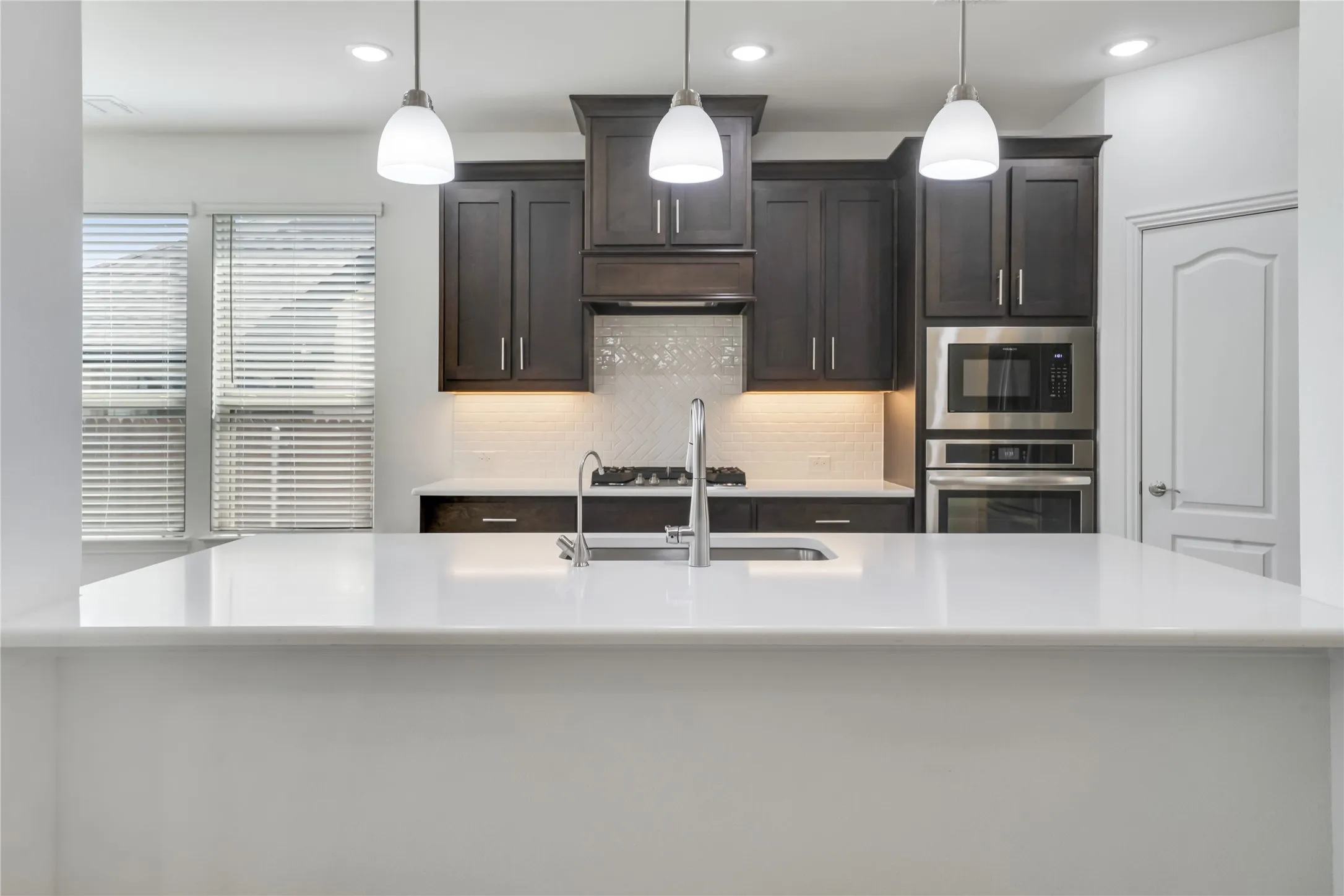 Single Family Residence For Sale in Denton County , 2804 Creekhollow Court, Denton, Texas 76226, 5 Bedroom, 3 Bathroom, 2 Garage spaces, 3,430 Sqft, built in 2022, Preowned, mls#21256750, Real Estate Agent in Denton, Homes For Sale in Denton county, Homes For Sale in Denton, Realtor in Denton Texas, Real Estate Brokerage Independent Realty Texas, Luminita Cordes Realtor