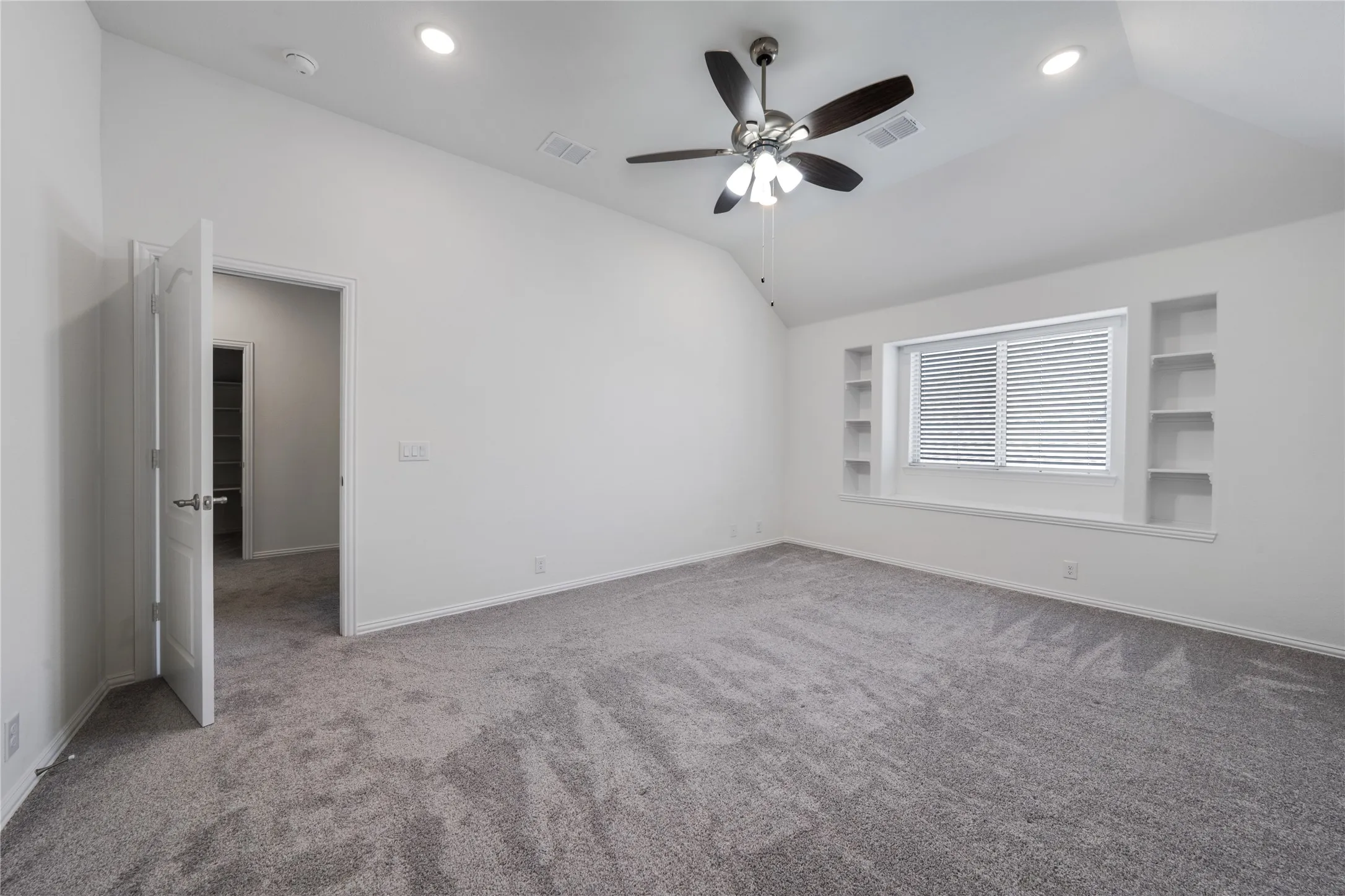 Single Family Residence For Sale in Denton County , 2804 Creekhollow Court, Denton, Texas 76226, 5 Bedroom, 3 Bathroom, 2 Garage spaces, 3,430 Sqft, built in 2022, Preowned, mls#21256750, Real Estate Agent in Denton, Homes For Sale in Denton county, Homes For Sale in Denton, Realtor in Denton Texas, Real Estate Brokerage Independent Realty Texas, Luminita Cordes Realtor