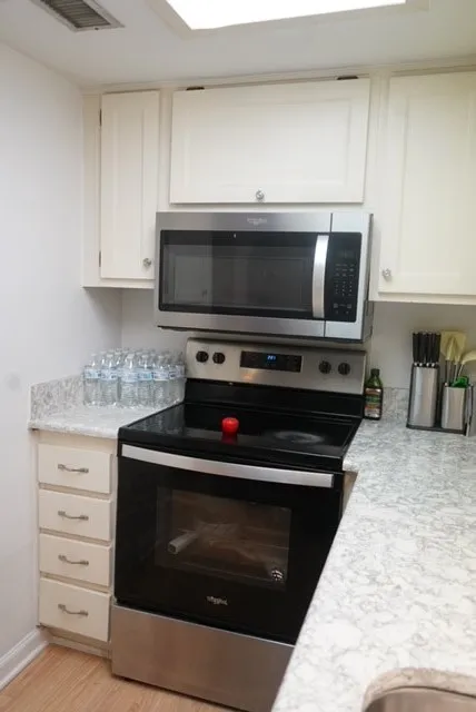 Condominium For Sale in Dallas County , 12824 Midway Road 1131, Dallas, Texas 75244, 2 Bedroom, 1 Bathroom, Garage spaces, 795 Sqft, built in 1970, mls#21256914, Real Estate Agent in Dallas, Homes For Sale in Dallas county, Homes For Sale in Dallas, Realtor in Dallas Texas, Real Estate Brokerage Independent Realty Texas, Luminita Cordes Realtor