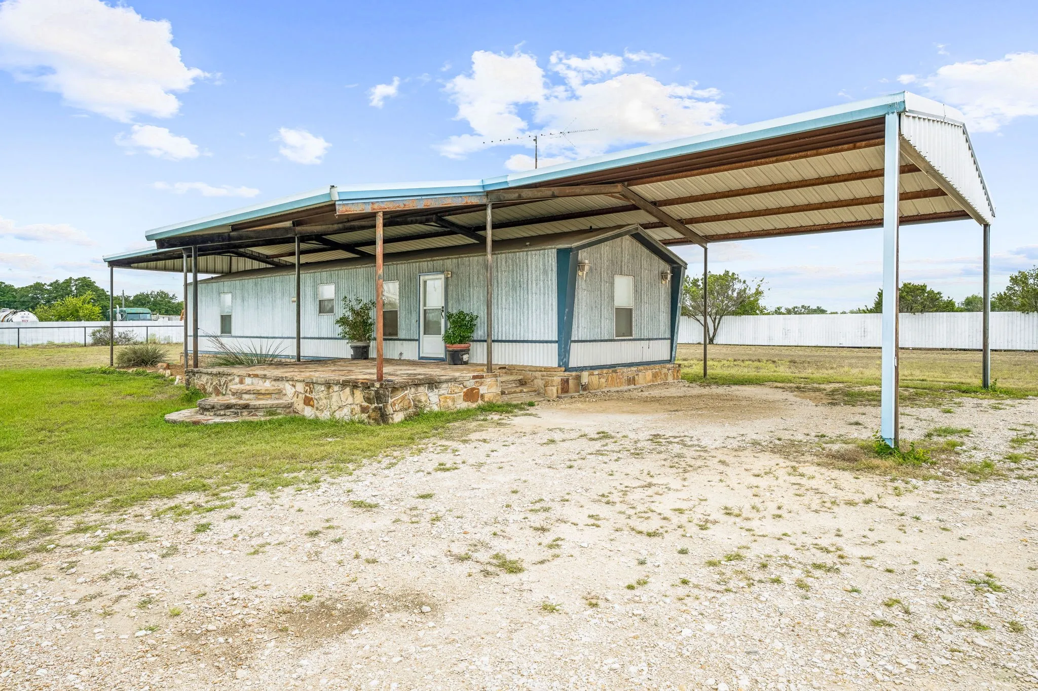 Single Family Residence For Sale in Erath County , 7517 US Highway 67, Stephenville, Texas 76401, 3 Bedrooms, 2 Bathrooms, 2 Garage spaces, 2,126 Sqft, built in 1985, Price $950,000, mls#21255982, Real Estate Agent in Stephenville, Homes For Sale in Erath county, Homes For Sale in Stephenville, Realtor in Stephenville Texas, Real Estate Brokerage Independent Realty Texas, Luminita Cordes Realtor