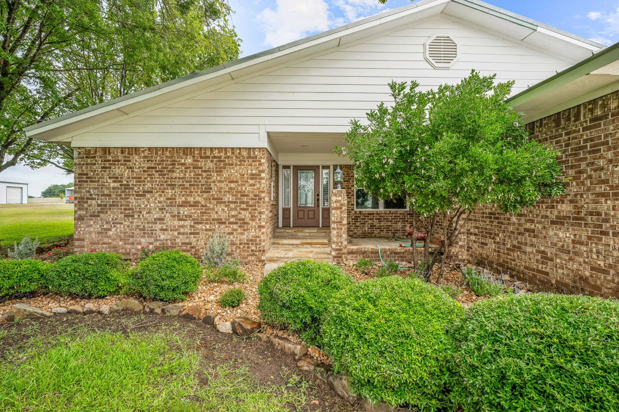 Single Family Residence For Sale in Erath County , 7517 US Highway 67, Stephenville, Texas 76401, 3 Bedrooms, 2 Bathrooms, 2 Garage spaces, 2,126 Sqft, built in 1985, Price $950,000, mls#21255982, Real Estate Agent in Stephenville, Homes For Sale in Erath county, Homes For Sale in Stephenville, Realtor in Stephenville Texas, Real Estate Brokerage Independent Realty Texas, Luminita Cordes Realtor