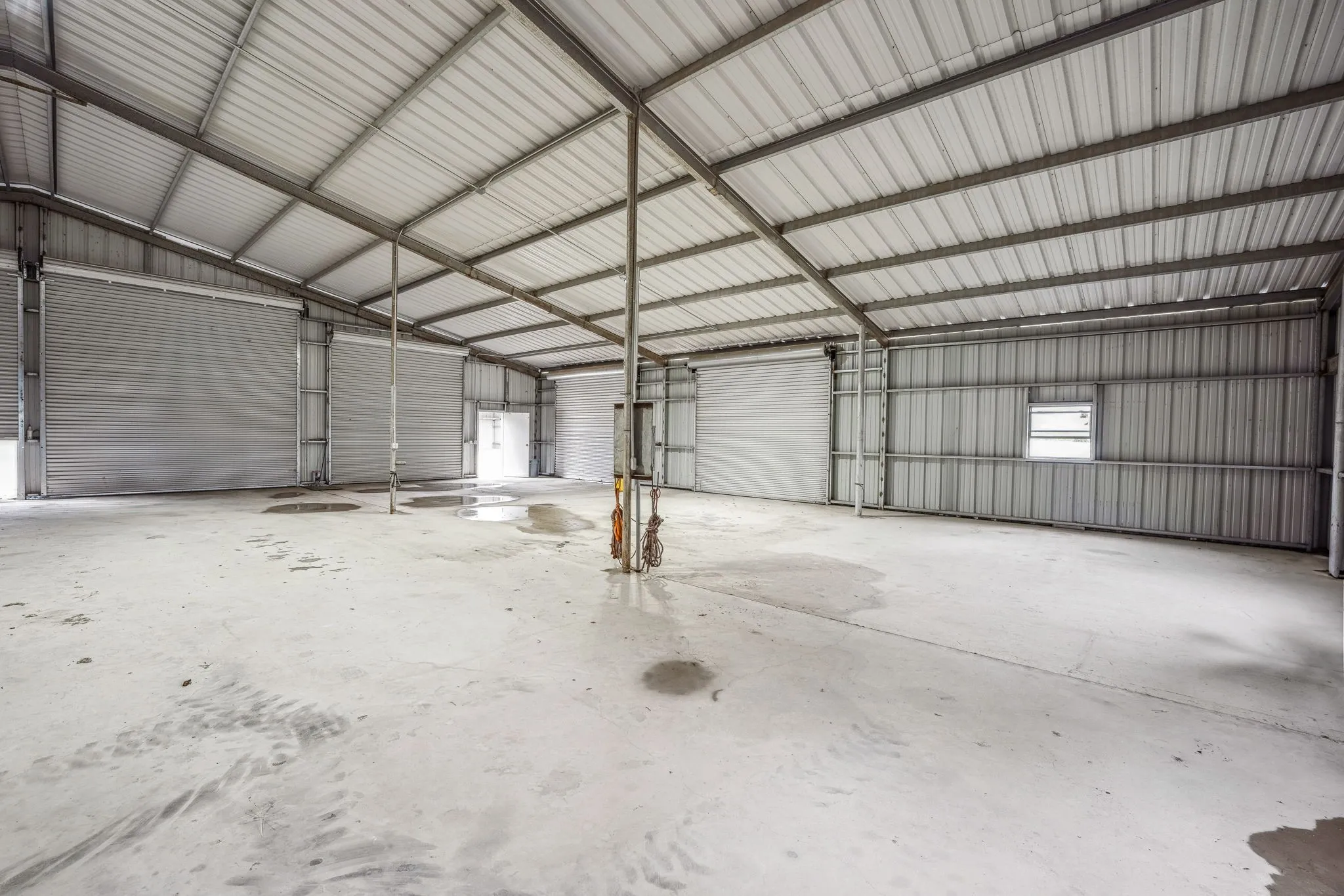 Single Family Residence For Sale in Erath County , 7517 US Highway 67, Stephenville, Texas 76401, 3 Bedrooms, 2 Bathrooms, 2 Garage spaces, 2,126 Sqft, built in 1985, Price $950,000, mls#21255982, Real Estate Agent in Stephenville, Homes For Sale in Erath county, Homes For Sale in Stephenville, Realtor in Stephenville Texas, Real Estate Brokerage Independent Realty Texas, Luminita Cordes Realtor
