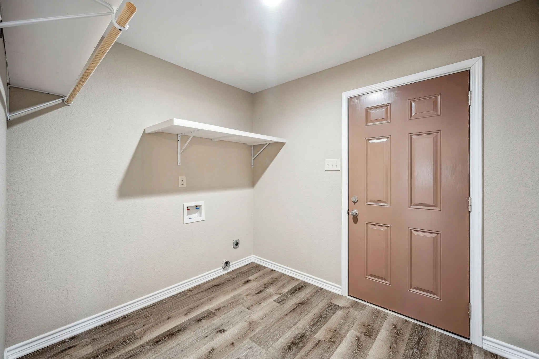 Single Family Residence For Sale in Erath County , 7517 US Highway 67, Stephenville, Texas 76401, 3 Bedrooms, 2 Bathrooms, 2 Garage spaces, 2,126 Sqft, built in 1985, Price $950,000, mls#21255982, Real Estate Agent in Stephenville, Homes For Sale in Erath county, Homes For Sale in Stephenville, Realtor in Stephenville Texas, Real Estate Brokerage Independent Realty Texas, Luminita Cordes Realtor