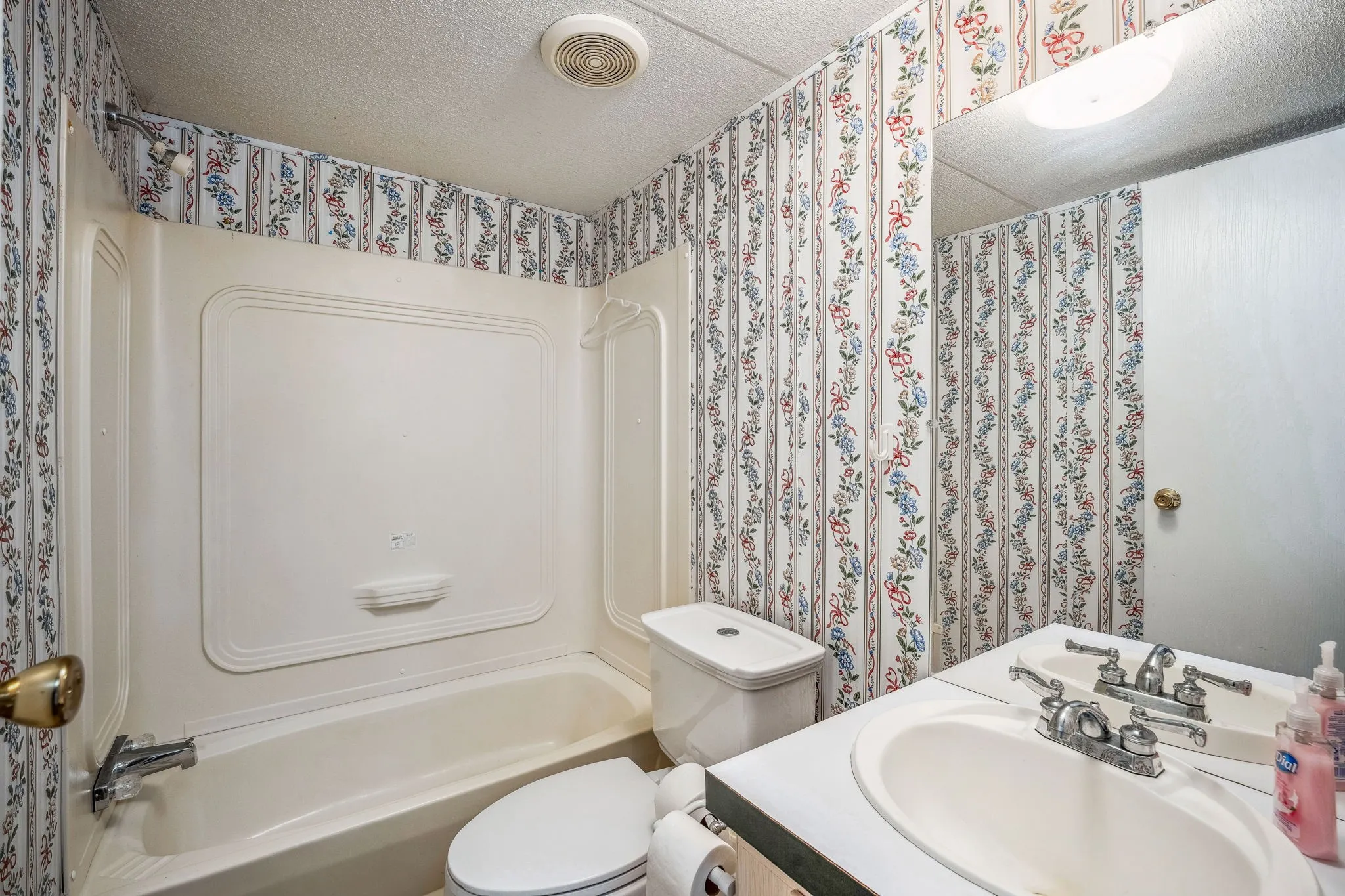 Single Family Residence For Sale in Erath County , 7517 US Highway 67, Stephenville, Texas 76401, 3 Bedrooms, 2 Bathrooms, 2 Garage spaces, 2,126 Sqft, built in 1985, Price $950,000, mls#21255982, Real Estate Agent in Stephenville, Homes For Sale in Erath county, Homes For Sale in Stephenville, Realtor in Stephenville Texas, Real Estate Brokerage Independent Realty Texas, Luminita Cordes Realtor