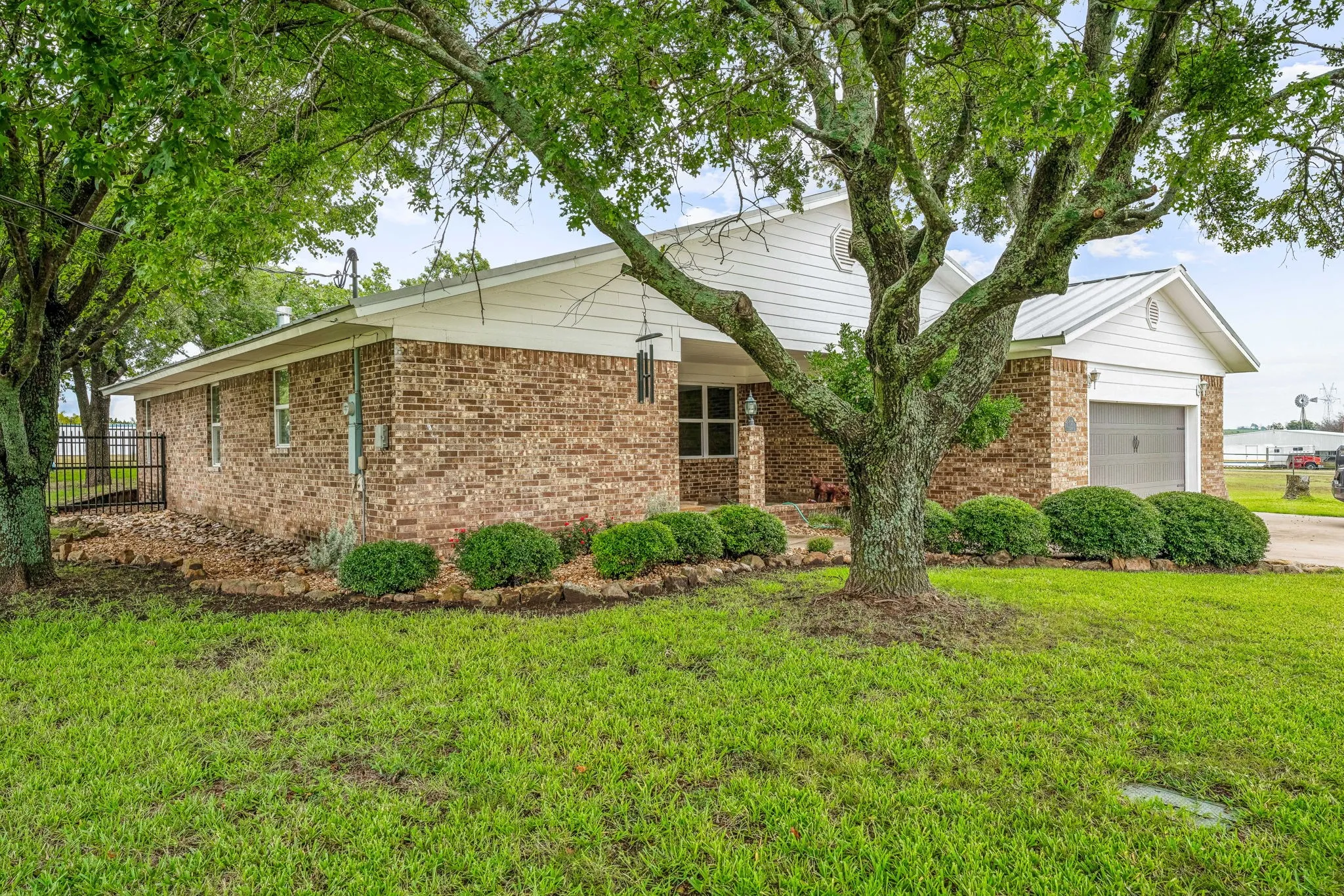 Single Family Residence For Sale in Erath County , 7517 US Highway 67, Stephenville, Texas 76401, 3 Bedrooms, 2 Bathrooms, 2 Garage spaces, 2,126 Sqft, built in 1985, Price $950,000, mls#21255982, Real Estate Agent in Stephenville, Homes For Sale in Erath county, Homes For Sale in Stephenville, Realtor in Stephenville Texas, Real Estate Brokerage Independent Realty Texas, Luminita Cordes Realtor