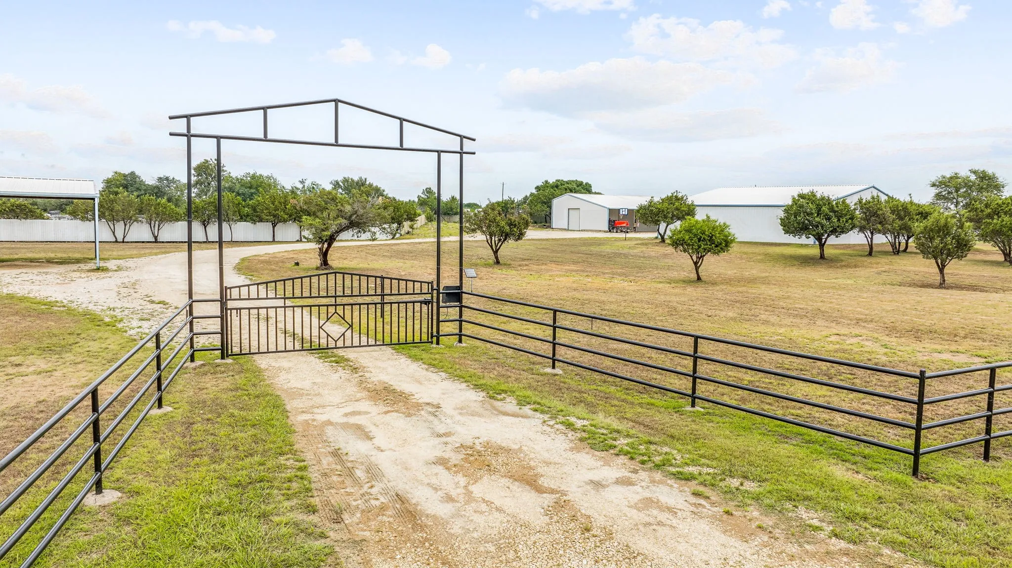 Single Family Residence For Sale in Erath County , 7517 US Highway 67, Stephenville, Texas 76401, 3 Bedrooms, 2 Bathrooms, 2 Garage spaces, 2,126 Sqft, built in 1985, Price $950,000, mls#21255982, Real Estate Agent in Stephenville, Homes For Sale in Erath county, Homes For Sale in Stephenville, Realtor in Stephenville Texas, Real Estate Brokerage Independent Realty Texas, Luminita Cordes Realtor