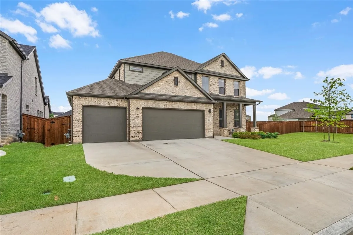 Single Family Residence For Sale in Denton County , 14812 Picante Street, Fort Worth, Texas 76052, 5 Bedroom, 4 Bathroom, 3 Garage spaces, 3,620 Sqft, built in 2024, Preowned, mls#21255093, Real Estate Agent in Fort Worth, Homes For Sale in Denton county, Homes For Sale in Fort Worth, Realtor in Fort Worth Texas, Real Estate Brokerage Independent Realty Texas, Luminita Cordes Realtor