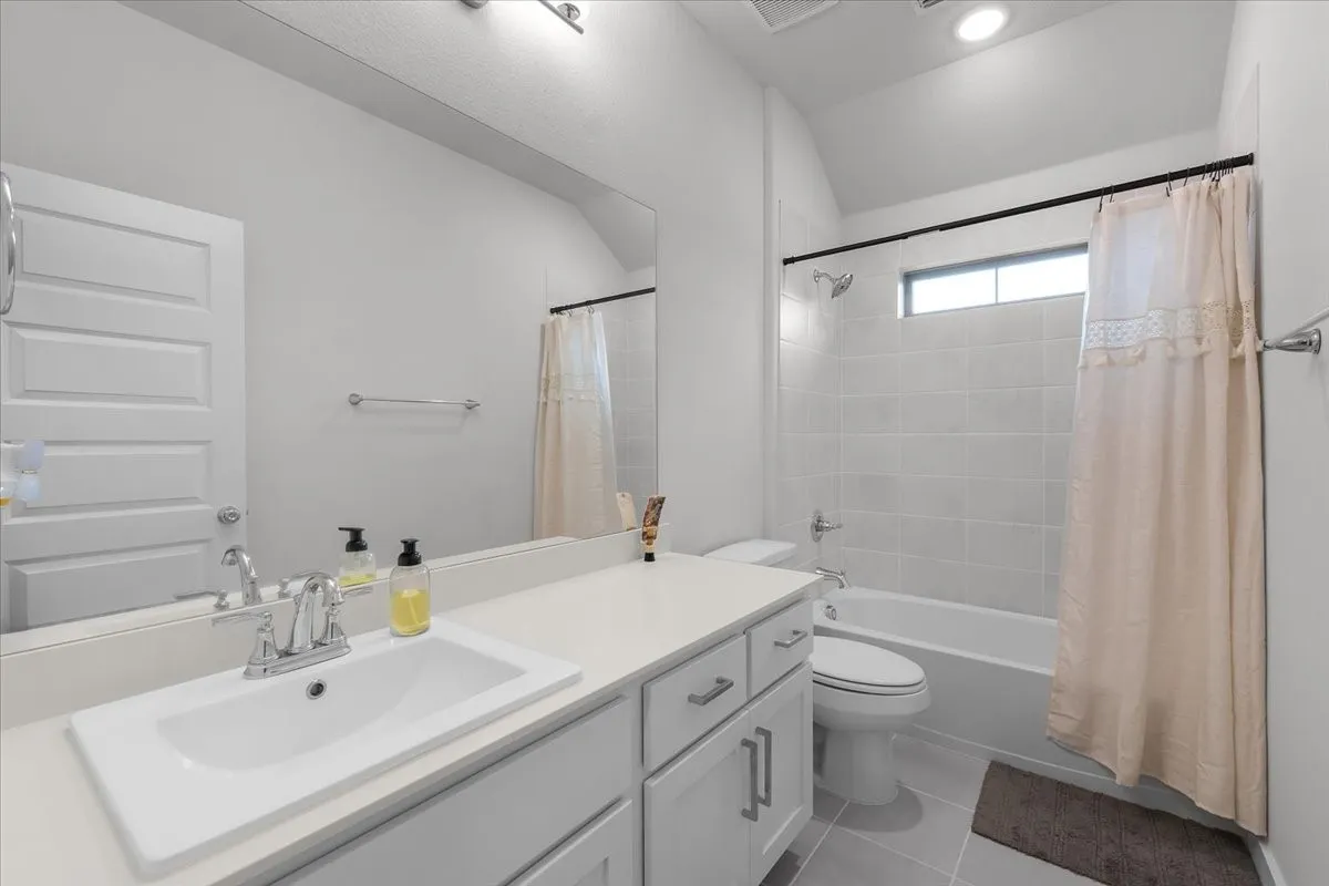 Single Family Residence For Sale in Denton County , 14812 Picante Street, Fort Worth, Texas 76052, 5 Bedroom, 4 Bathroom, 3 Garage spaces, 3,620 Sqft, built in 2024, Preowned, mls#21255093, Real Estate Agent in Fort Worth, Homes For Sale in Denton county, Homes For Sale in Fort Worth, Realtor in Fort Worth Texas, Real Estate Brokerage Independent Realty Texas, Luminita Cordes Realtor