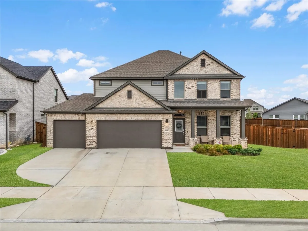Single Family Residence For Sale in Denton County , 14812 Picante Street, Fort Worth, Texas 76052, 5 Bedroom, 4 Bathroom, 3 Garage spaces, 3,620 Sqft, built in 2024, Preowned, mls#21255093, Real Estate Agent in Fort Worth, Homes For Sale in Denton county, Homes For Sale in Fort Worth, Realtor in Fort Worth Texas, Real Estate Brokerage Independent Realty Texas, Luminita Cordes Realtor