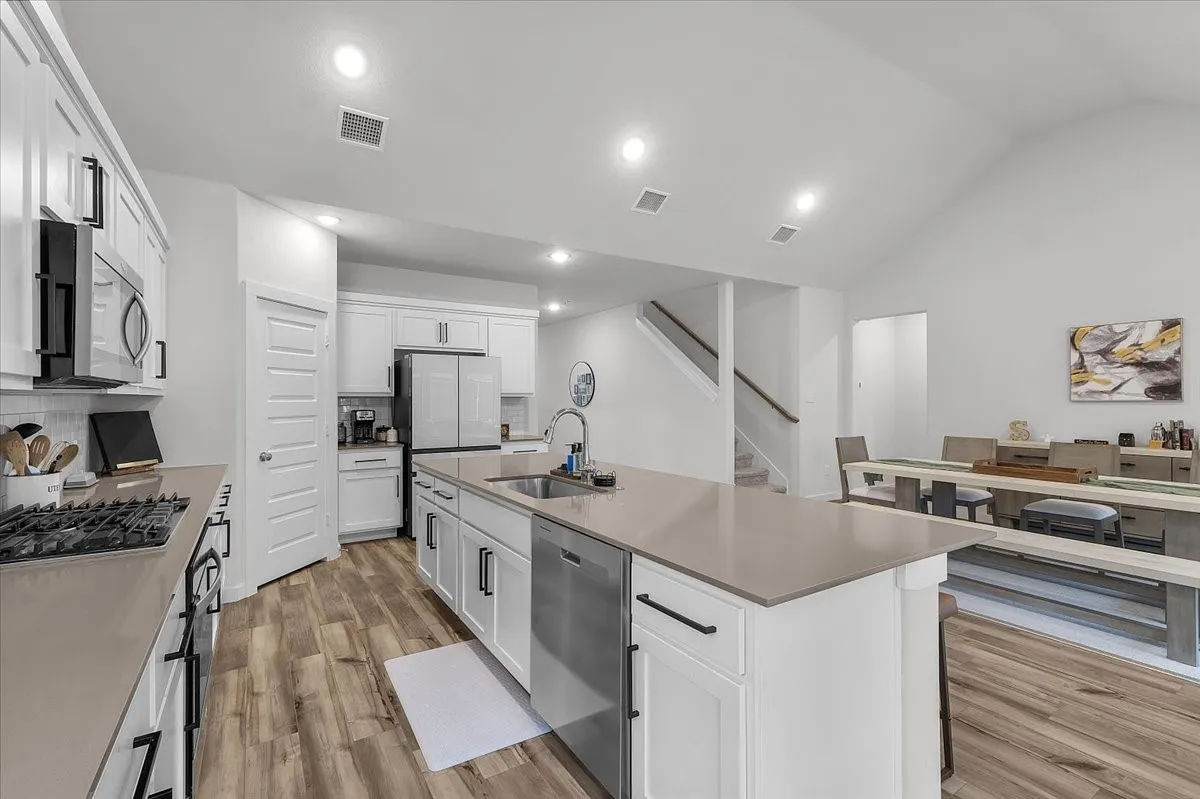 Single Family Residence For Sale in Denton County , 14812 Picante Street, Fort Worth, Texas 76052, 5 Bedroom, 4 Bathroom, 3 Garage spaces, 3,620 Sqft, built in 2024, Preowned, mls#21255093, Real Estate Agent in Fort Worth, Homes For Sale in Denton county, Homes For Sale in Fort Worth, Realtor in Fort Worth Texas, Real Estate Brokerage Independent Realty Texas, Luminita Cordes Realtor