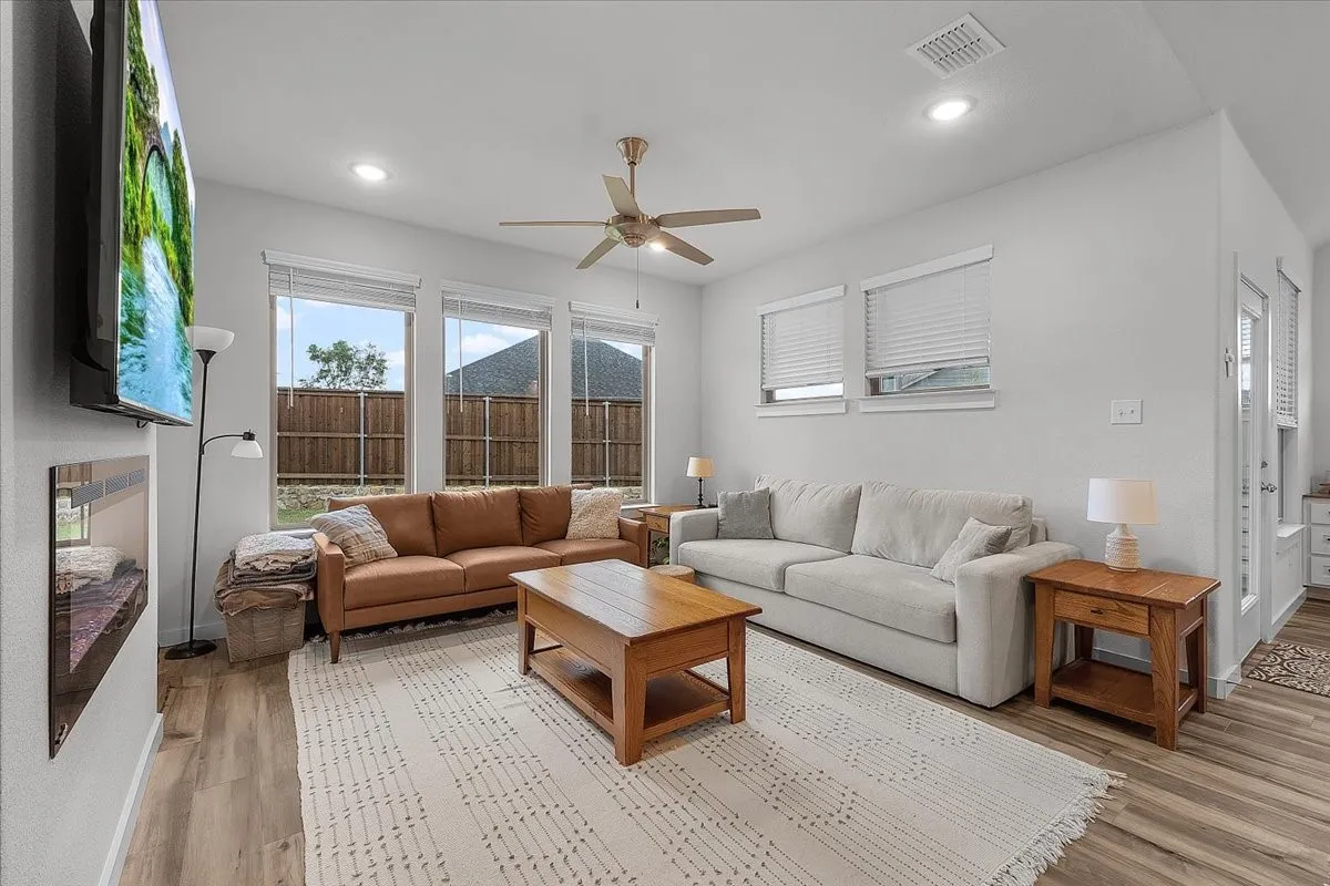 Single Family Residence For Sale in Denton County , 14812 Picante Street, Fort Worth, Texas 76052, 5 Bedroom, 4 Bathroom, 3 Garage spaces, 3,620 Sqft, built in 2024, Preowned, mls#21255093, Real Estate Agent in Fort Worth, Homes For Sale in Denton county, Homes For Sale in Fort Worth, Realtor in Fort Worth Texas, Real Estate Brokerage Independent Realty Texas, Luminita Cordes Realtor
