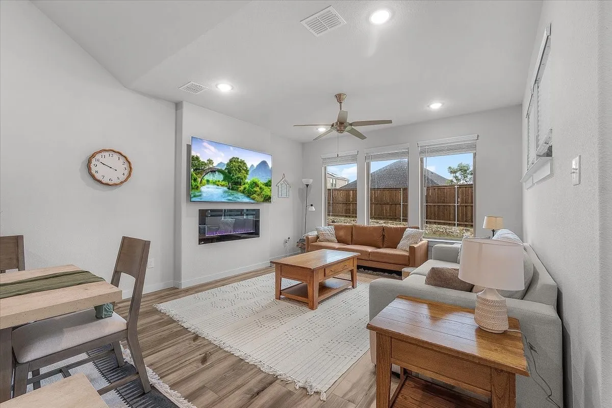 Single Family Residence For Sale in Denton County , 14812 Picante Street, Fort Worth, Texas 76052, 5 Bedroom, 4 Bathroom, 3 Garage spaces, 3,620 Sqft, built in 2024, Preowned, mls#21255093, Real Estate Agent in Fort Worth, Homes For Sale in Denton county, Homes For Sale in Fort Worth, Realtor in Fort Worth Texas, Real Estate Brokerage Independent Realty Texas, Luminita Cordes Realtor