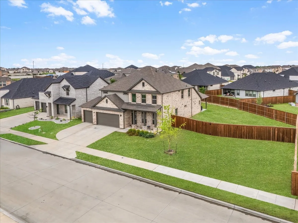Single Family Residence For Sale in Denton County , 14812 Picante Street, Fort Worth, Texas 76052, 5 Bedroom, 4 Bathroom, 3 Garage spaces, 3,620 Sqft, built in 2024, Preowned, mls#21255093, Real Estate Agent in Fort Worth, Homes For Sale in Denton county, Homes For Sale in Fort Worth, Realtor in Fort Worth Texas, Real Estate Brokerage Independent Realty Texas, Luminita Cordes Realtor