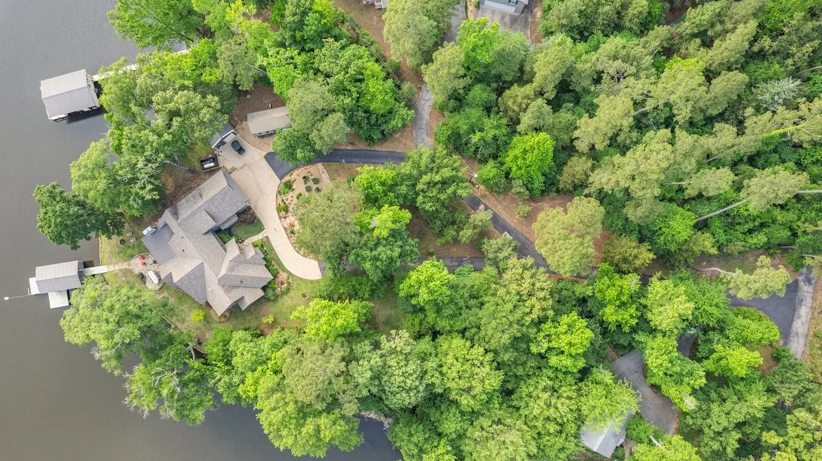 Single Family Residence For Sale in Wood County , 581 Private Road 6665, Mineola, Texas 75773, 5 Bedroom, 4 Bathroom, 2 Garage spaces, 3,289 Sqft, built in 2017, Preowned, mls#21256017, Real Estate Agent in Mineola, Homes For Sale in Wood county, Homes For Sale in Mineola, Realtor in Mineola Texas, Real Estate Brokerage Independent Realty Texas, Luminita Cordes Realtor