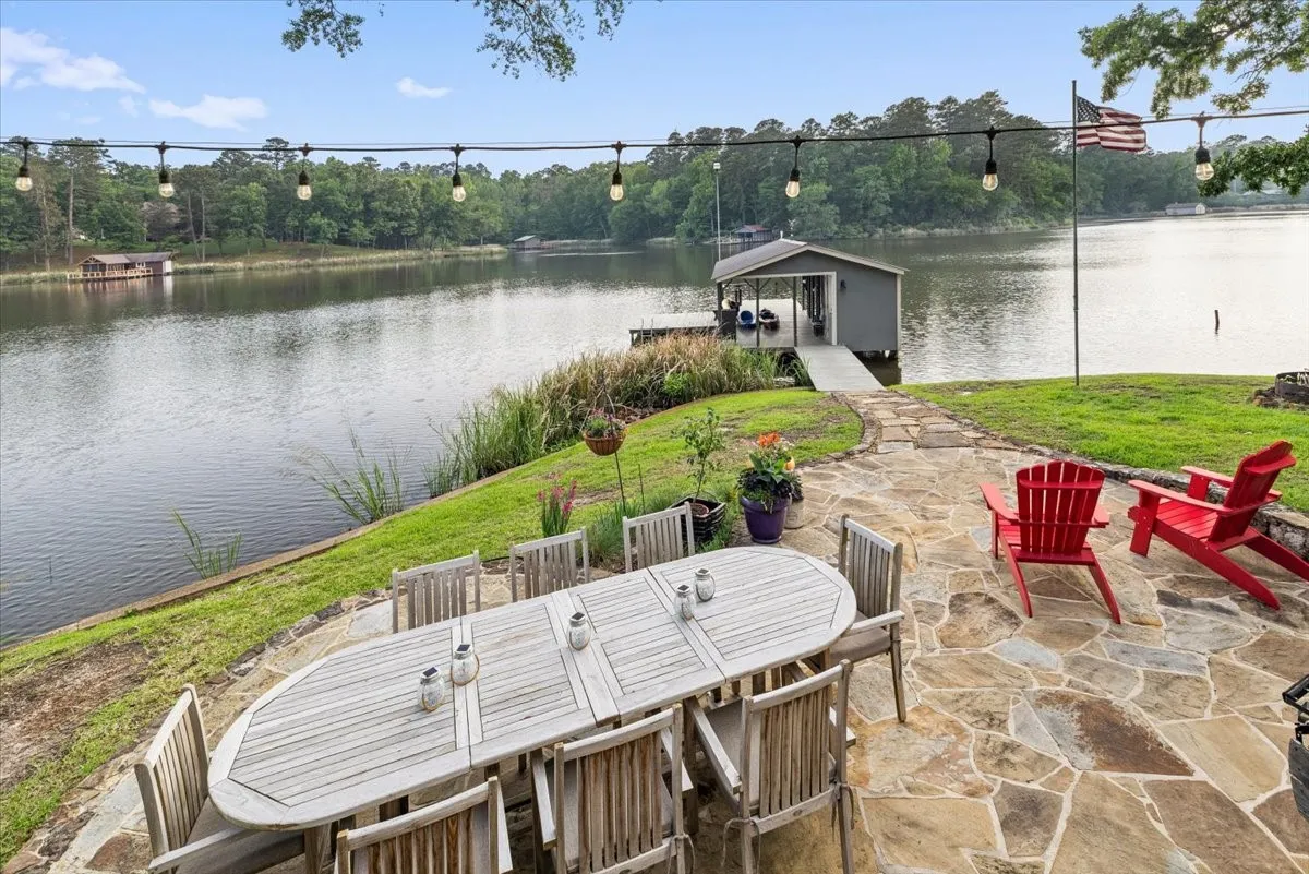 Single Family Residence For Sale in Wood County , 581 Private Road 6665, Mineola, Texas 75773, 5 Bedroom, 4 Bathroom, 2 Garage spaces, 3,289 Sqft, built in 2017, Preowned, mls#21256017, Real Estate Agent in Mineola, Homes For Sale in Wood county, Homes For Sale in Mineola, Realtor in Mineola Texas, Real Estate Brokerage Independent Realty Texas, Luminita Cordes Realtor
