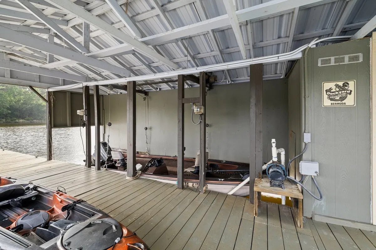 Single Family Residence For Sale in Wood County , 581 Private Road 6665, Mineola, Texas 75773, 5 Bedroom, 4 Bathroom, 2 Garage spaces, 3,289 Sqft, built in 2017, Preowned, mls#21256017, Real Estate Agent in Mineola, Homes For Sale in Wood county, Homes For Sale in Mineola, Realtor in Mineola Texas, Real Estate Brokerage Independent Realty Texas, Luminita Cordes Realtor