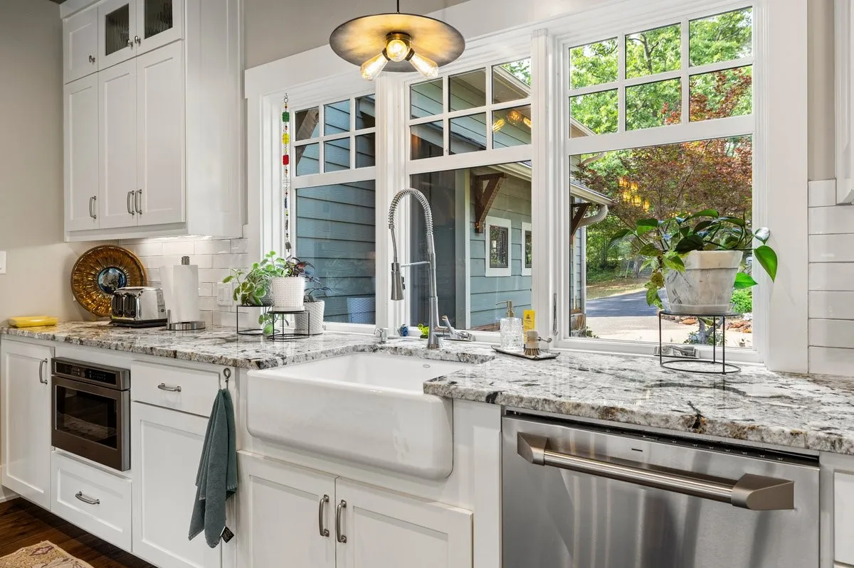 Single Family Residence For Sale in Wood County , 581 Private Road 6665, Mineola, Texas 75773, 5 Bedroom, 4 Bathroom, 2 Garage spaces, 3,289 Sqft, built in 2017, Preowned, mls#21256017, Real Estate Agent in Mineola, Homes For Sale in Wood county, Homes For Sale in Mineola, Realtor in Mineola Texas, Real Estate Brokerage Independent Realty Texas, Luminita Cordes Realtor