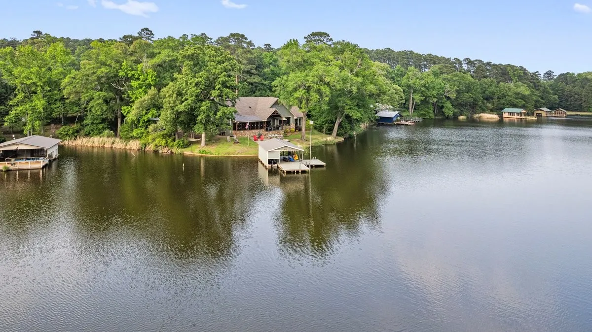 Single Family Residence For Sale in Wood County , 581 Private Road 6665, Mineola, Texas 75773, 5 Bedroom, 4 Bathroom, 2 Garage spaces, 3,289 Sqft, built in 2017, Preowned, mls#21256017, Real Estate Agent in Mineola, Homes For Sale in Wood county, Homes For Sale in Mineola, Realtor in Mineola Texas, Real Estate Brokerage Independent Realty Texas, Luminita Cordes Realtor