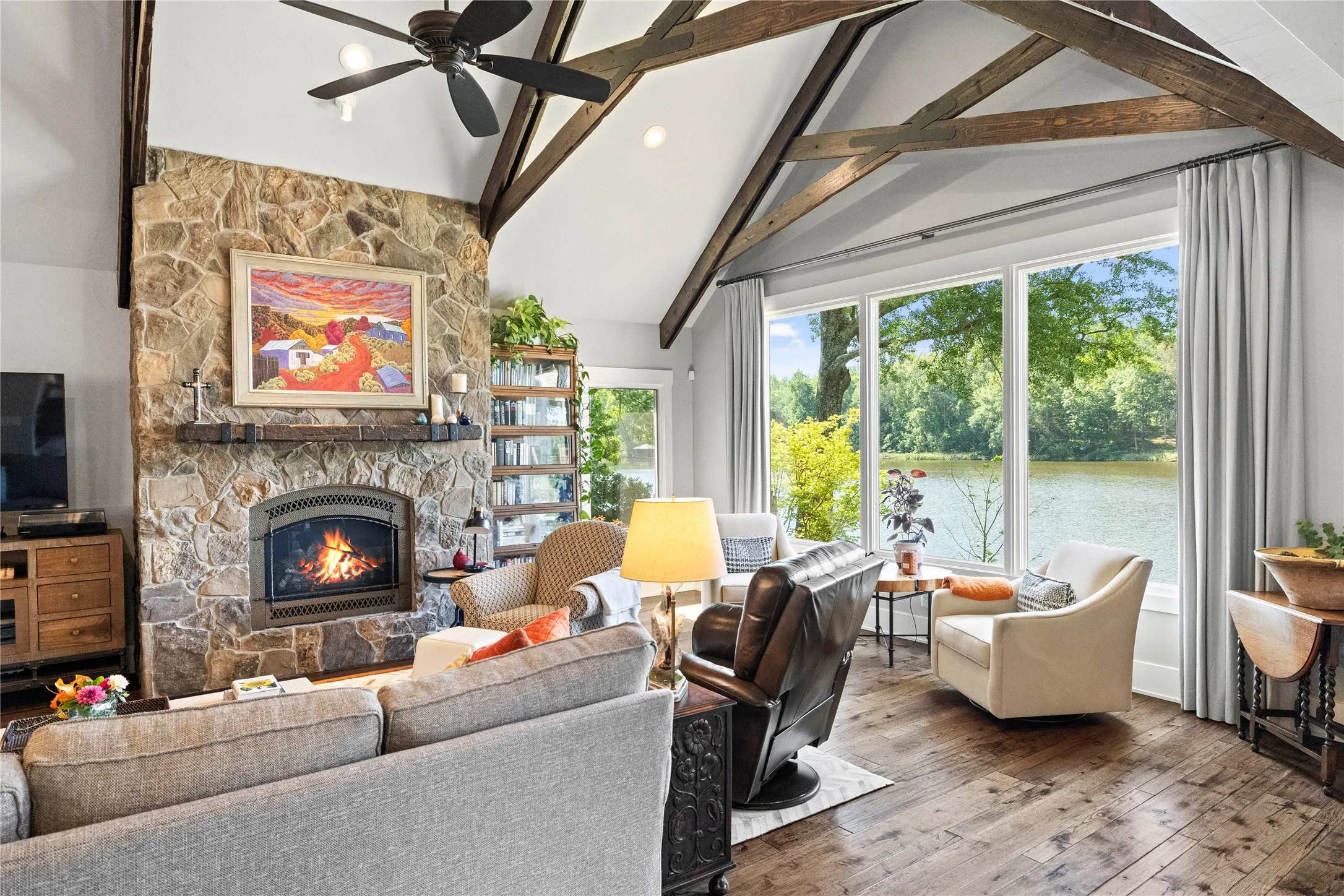 Single Family Residence For Sale in Wood County , 581 Private Road 6665, Mineola, Texas 75773, 5 Bedroom, 4 Bathroom, 2 Garage spaces, 3,289 Sqft, built in 2017, Preowned, mls#21256017, Real Estate Agent in Mineola, Homes For Sale in Wood county, Homes For Sale in Mineola, Realtor in Mineola Texas, Real Estate Brokerage Independent Realty Texas, Luminita Cordes Realtor