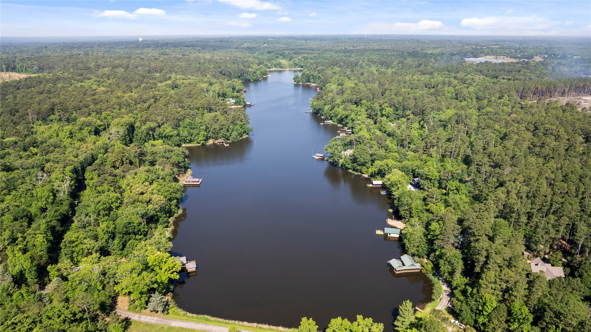 Single Family Residence For Sale in Wood County , 581 Private Road 6665, Mineola, Texas 75773, 5 Bedroom, 4 Bathroom, 2 Garage spaces, 3,289 Sqft, built in 2017, Preowned, mls#21256017, Real Estate Agent in Mineola, Homes For Sale in Wood county, Homes For Sale in Mineola, Realtor in Mineola Texas, Real Estate Brokerage Independent Realty Texas, Luminita Cordes Realtor