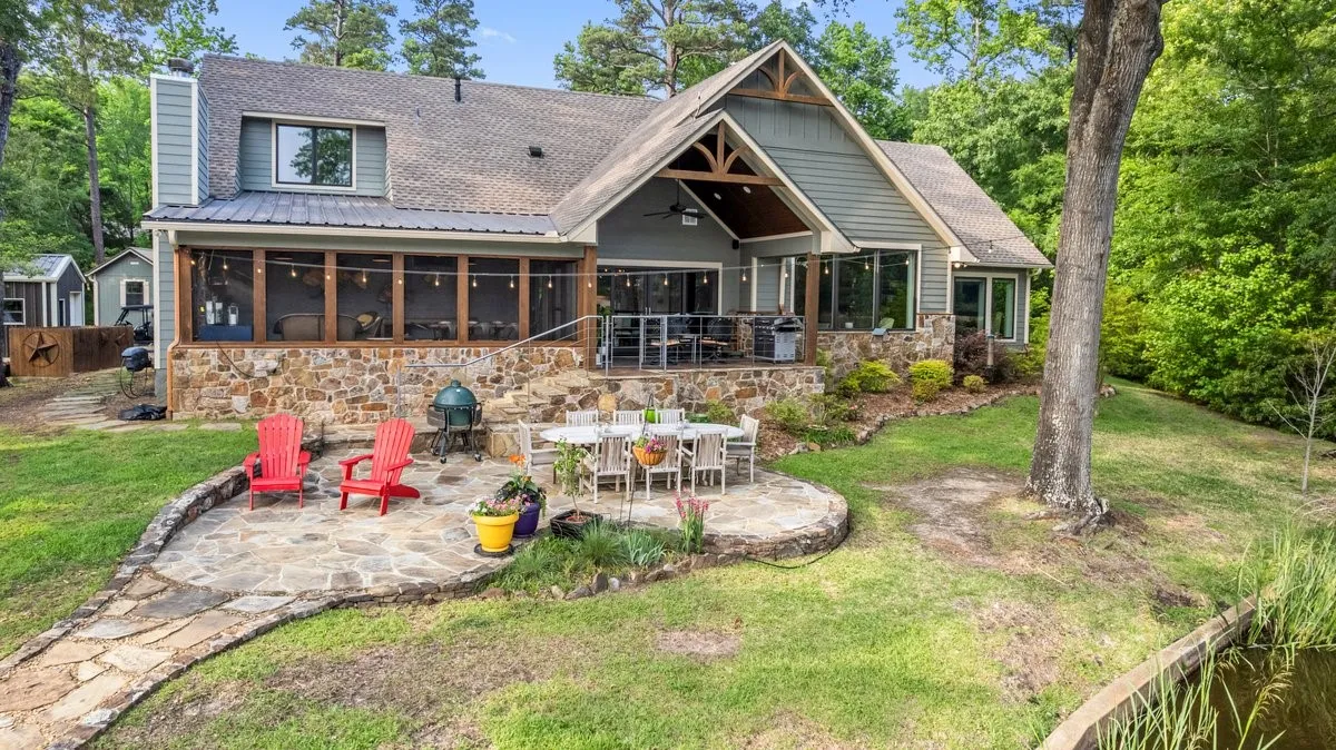 Single Family Residence For Sale in Wood County , 581 Private Road 6665, Mineola, Texas 75773, 5 Bedroom, 4 Bathroom, 2 Garage spaces, 3,289 Sqft, built in 2017, Preowned, mls#21256017, Real Estate Agent in Mineola, Homes For Sale in Wood county, Homes For Sale in Mineola, Realtor in Mineola Texas, Real Estate Brokerage Independent Realty Texas, Luminita Cordes Realtor