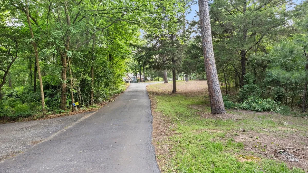 Single Family Residence For Sale in Wood County , 581 Private Road 6665, Mineola, Texas 75773, 5 Bedroom, 4 Bathroom, 2 Garage spaces, 3,289 Sqft, built in 2017, Preowned, mls#21256017, Real Estate Agent in Mineola, Homes For Sale in Wood county, Homes For Sale in Mineola, Realtor in Mineola Texas, Real Estate Brokerage Independent Realty Texas, Luminita Cordes Realtor