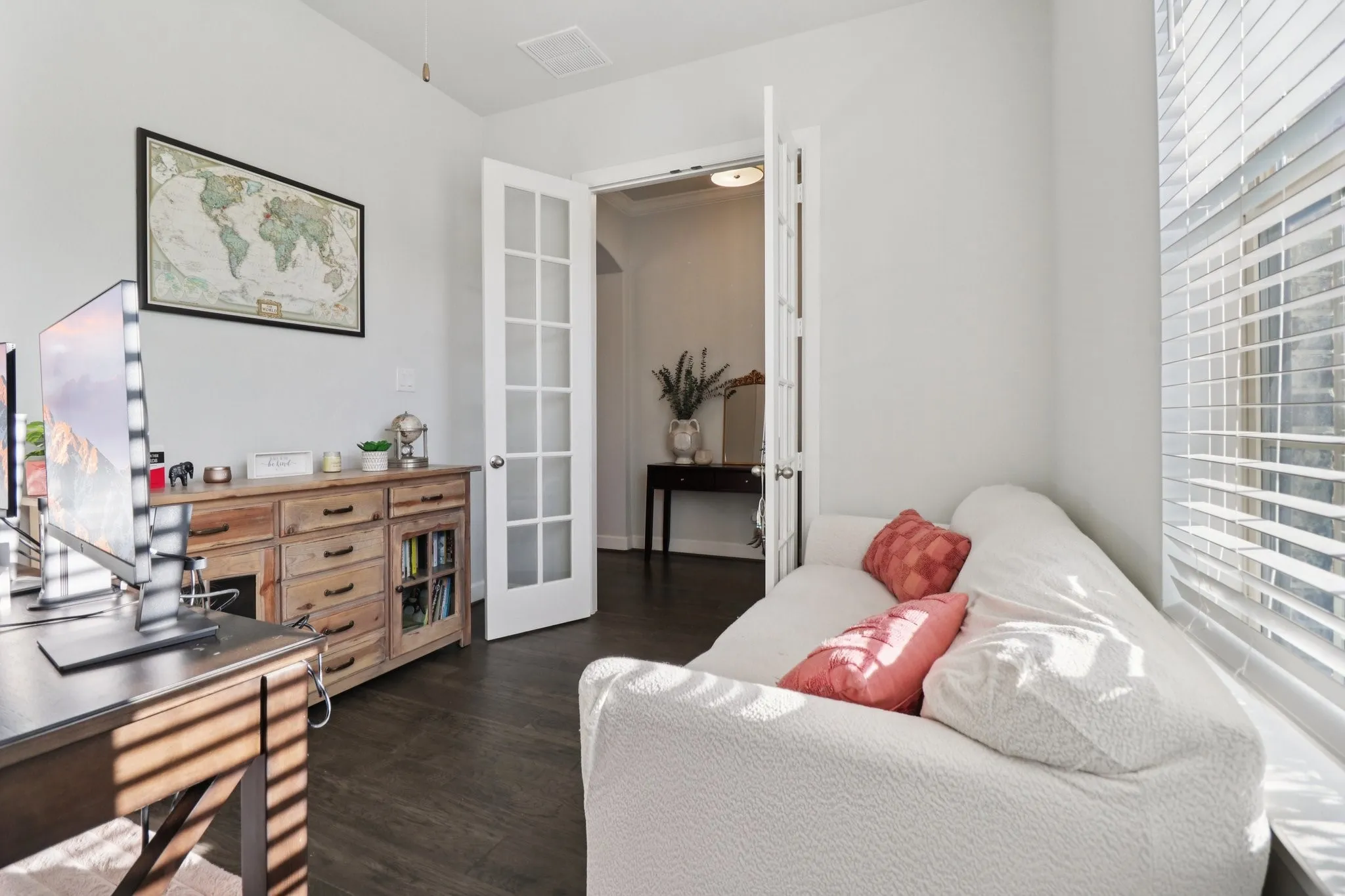 Single Family Residence For Sale in Collin County , 3201 Cavalry Way, Celina, Texas 75009, 3 Bedroom, 2 Bathroom, 2 Garage spaces, 1,874 Sqft, built in 2019, Preowned, mls#21256078, Real Estate Agent in Celina, Homes For Sale in Collin county, Homes For Sale in Celina, Realtor in Celina Texas, Real Estate Brokerage Independent Realty Texas, Luminita Cordes Realtor