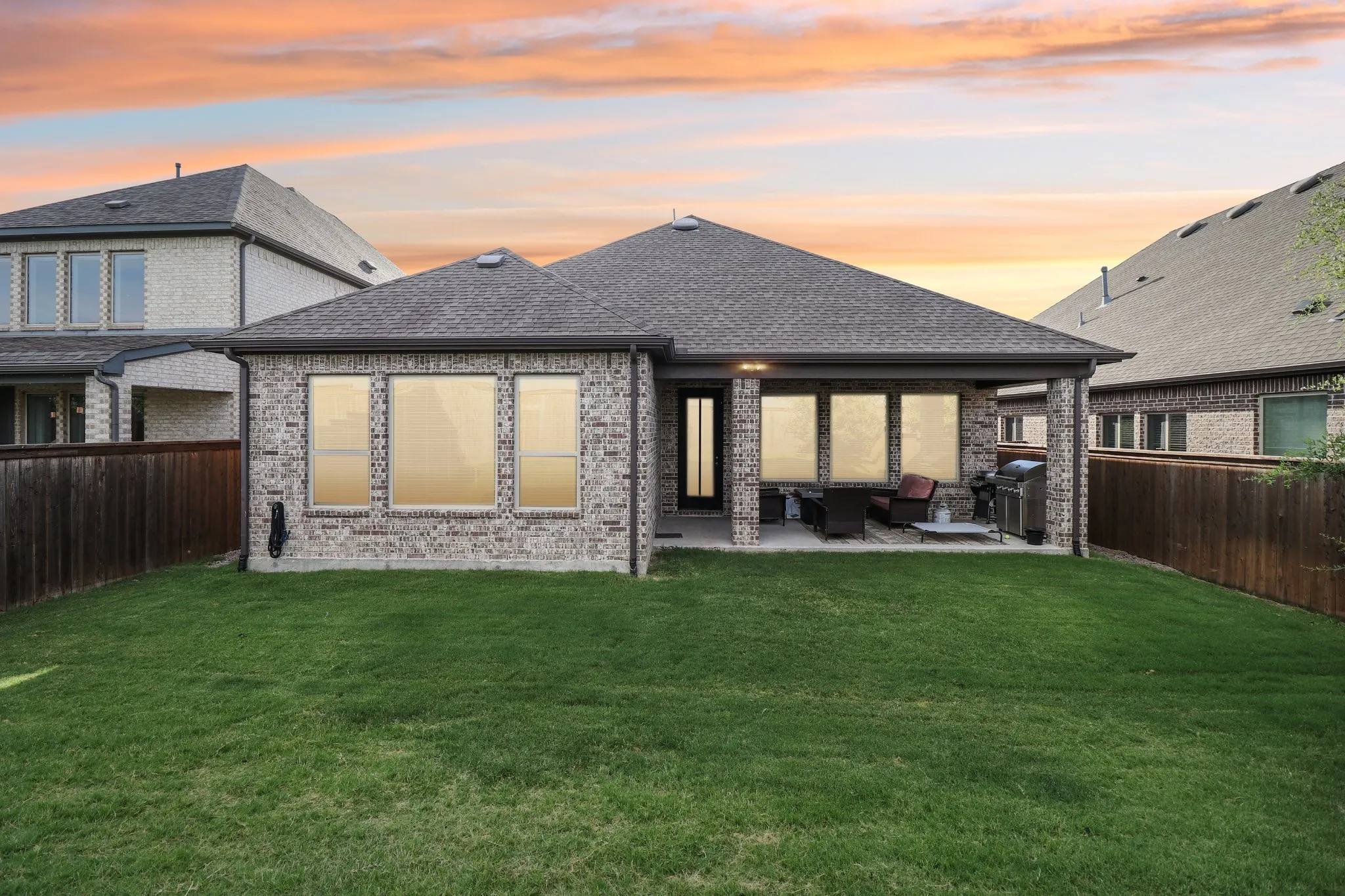 Single Family Residence For Sale in Collin County , 3201 Cavalry Way, Celina, Texas 75009, 3 Bedroom, 2 Bathroom, 2 Garage spaces, 1,874 Sqft, built in 2019, Preowned, mls#21256078, Real Estate Agent in Celina, Homes For Sale in Collin county, Homes For Sale in Celina, Realtor in Celina Texas, Real Estate Brokerage Independent Realty Texas, Luminita Cordes Realtor