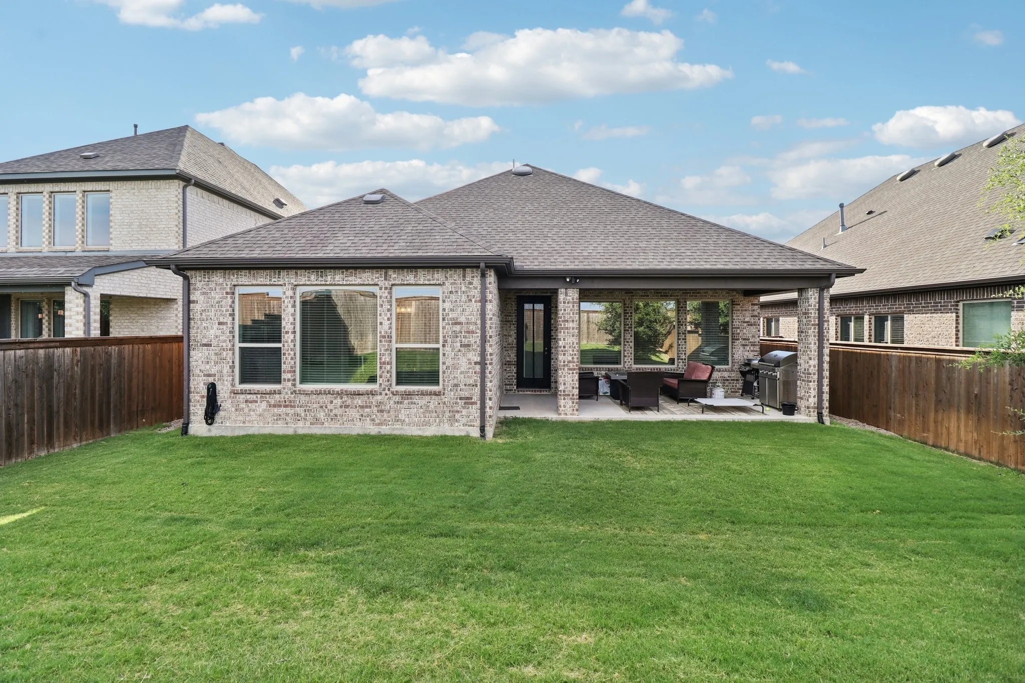 Single Family Residence For Sale in Collin County , 3201 Cavalry Way, Celina, Texas 75009, 3 Bedroom, 2 Bathroom, 2 Garage spaces, 1,874 Sqft, built in 2019, Preowned, mls#21256078, Real Estate Agent in Celina, Homes For Sale in Collin county, Homes For Sale in Celina, Realtor in Celina Texas, Real Estate Brokerage Independent Realty Texas, Luminita Cordes Realtor