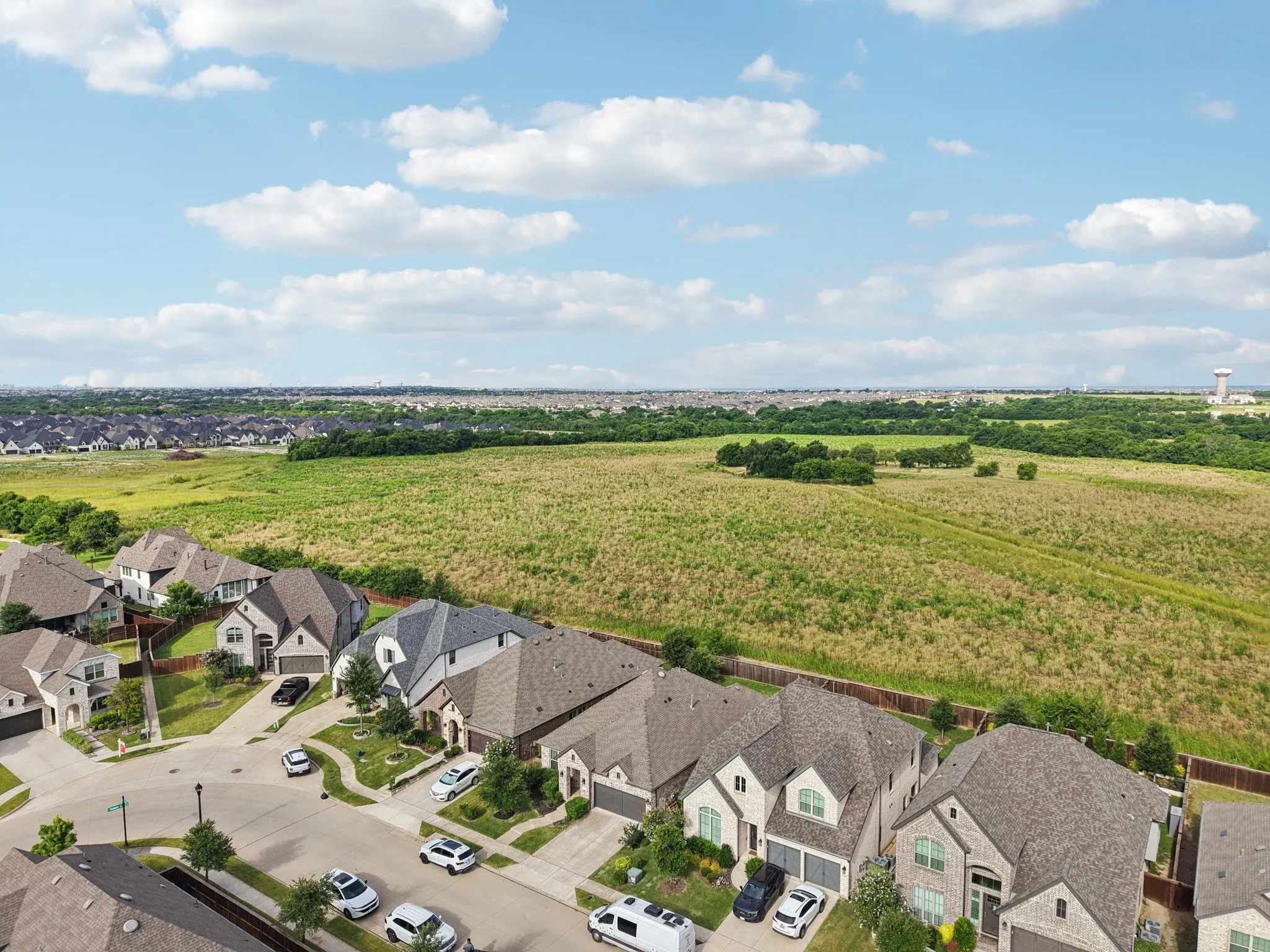 Single Family Residence For Sale in Collin County , 3201 Cavalry Way, Celina, Texas 75009, 3 Bedroom, 2 Bathroom, 2 Garage spaces, 1,874 Sqft, built in 2019, Preowned, mls#21256078, Real Estate Agent in Celina, Homes For Sale in Collin county, Homes For Sale in Celina, Realtor in Celina Texas, Real Estate Brokerage Independent Realty Texas, Luminita Cordes Realtor