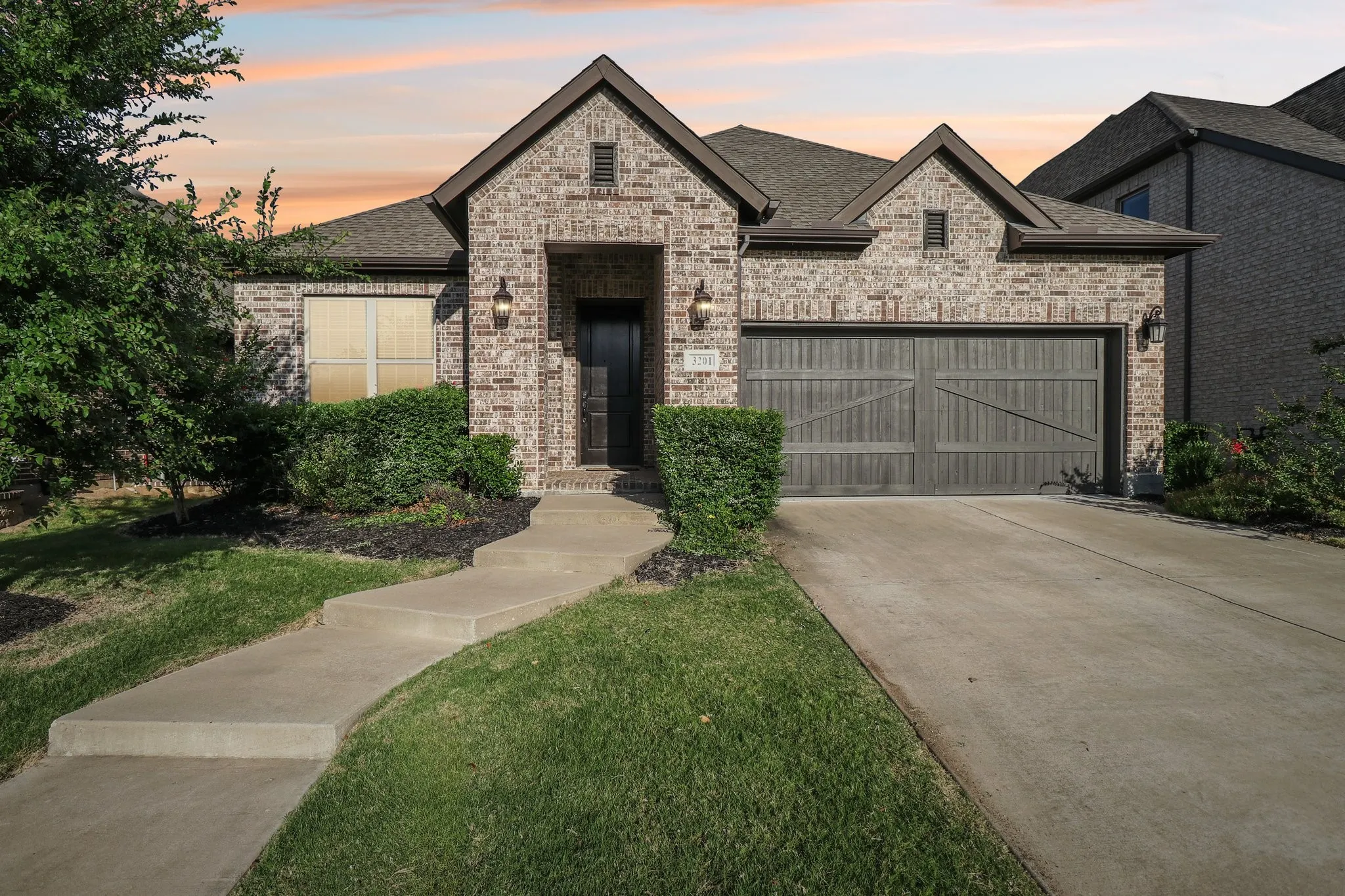 Single Family Residence For Sale in Collin County , 3201 Cavalry Way, Celina, Texas 75009, 3 Bedroom, 2 Bathroom, 2 Garage spaces, 1,874 Sqft, built in 2019, Preowned, mls#21256078, Real Estate Agent in Celina, Homes For Sale in Collin county, Homes For Sale in Celina, Realtor in Celina Texas, Real Estate Brokerage Independent Realty Texas, Luminita Cordes Realtor